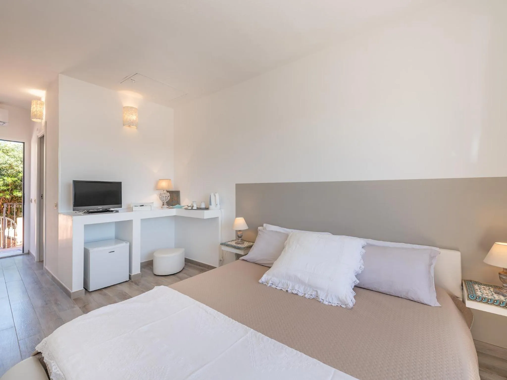 Bedroom, Bed in Panoramic Studio Carloforte