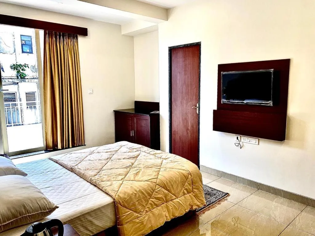 Living room, Bed in Kamat's Hilltop Leisure
