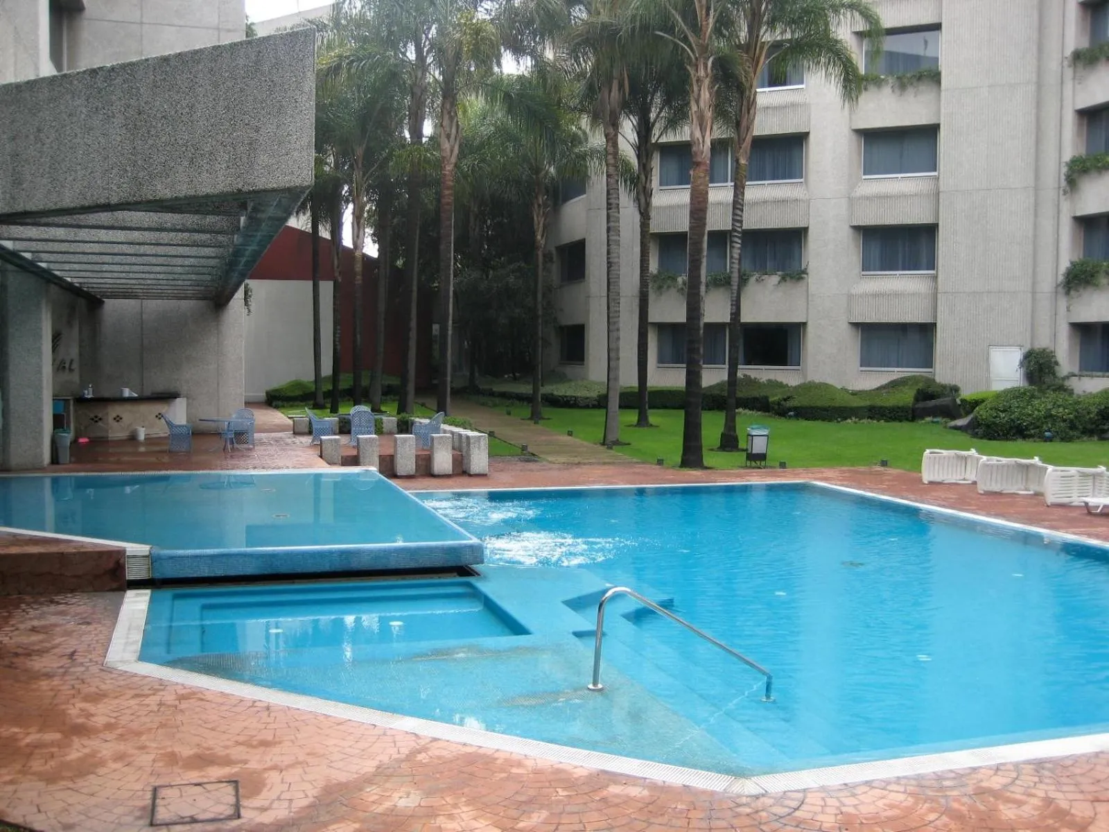 Swimming pool in Royal Pedregal