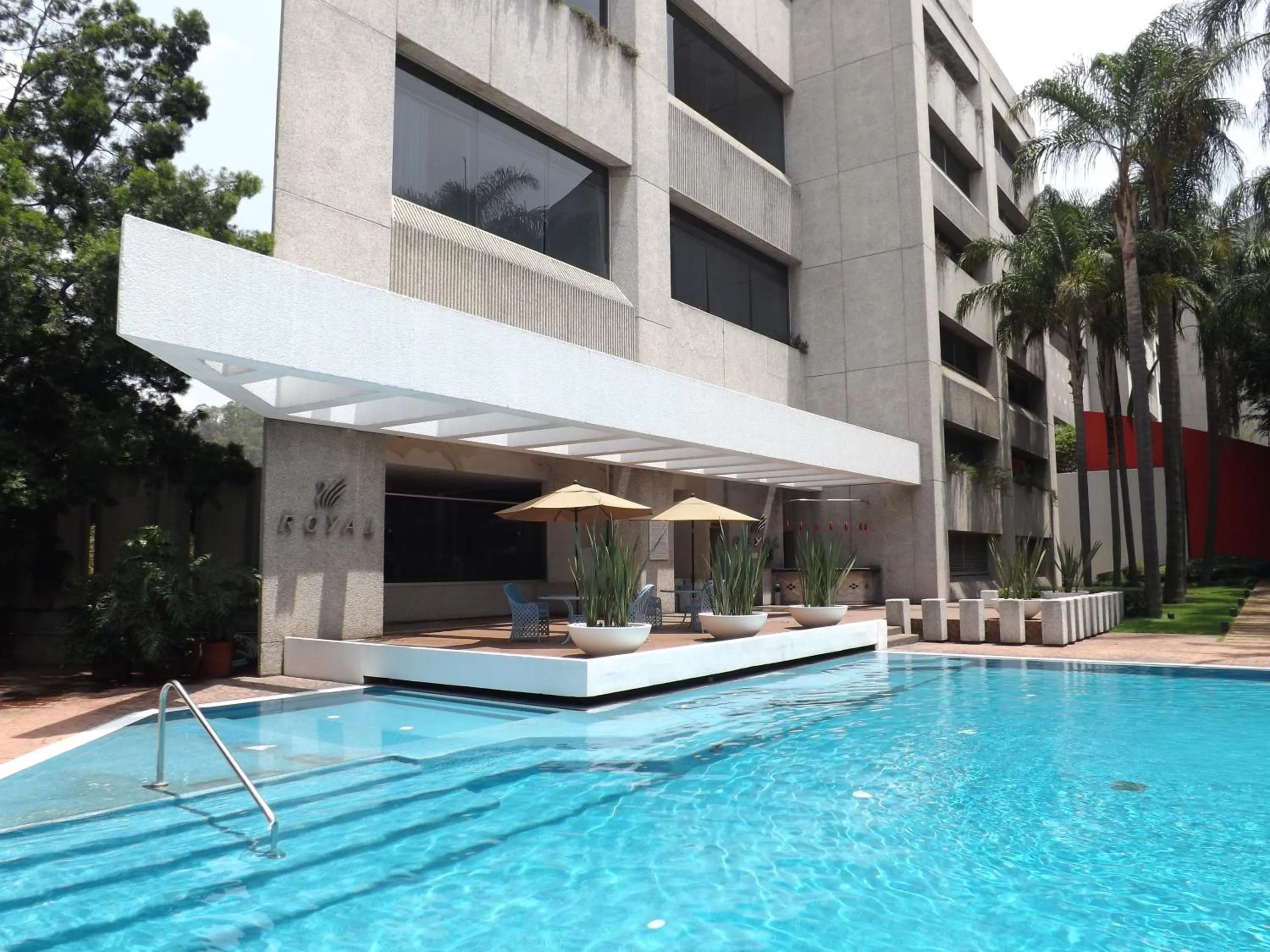 Swimming pool in Royal Pedregal