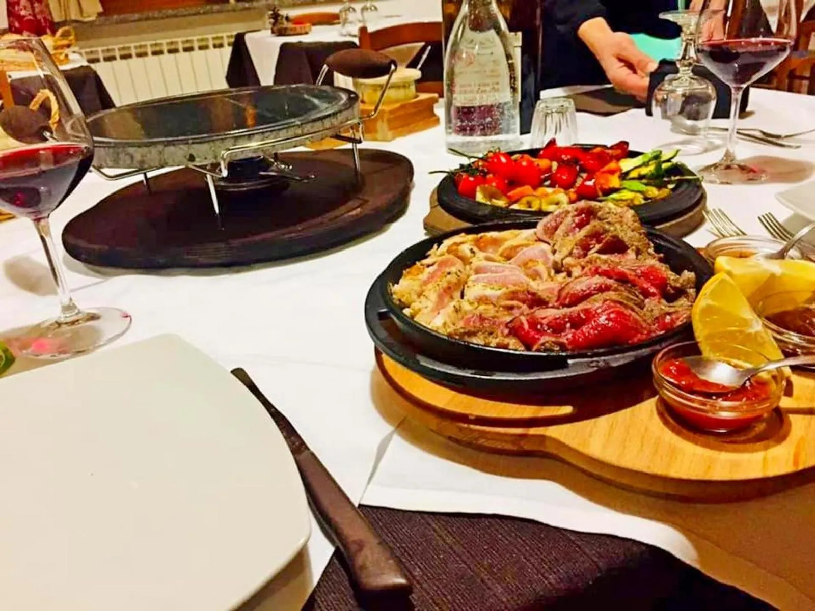 Restaurant/places to eat in Hotel Aquila