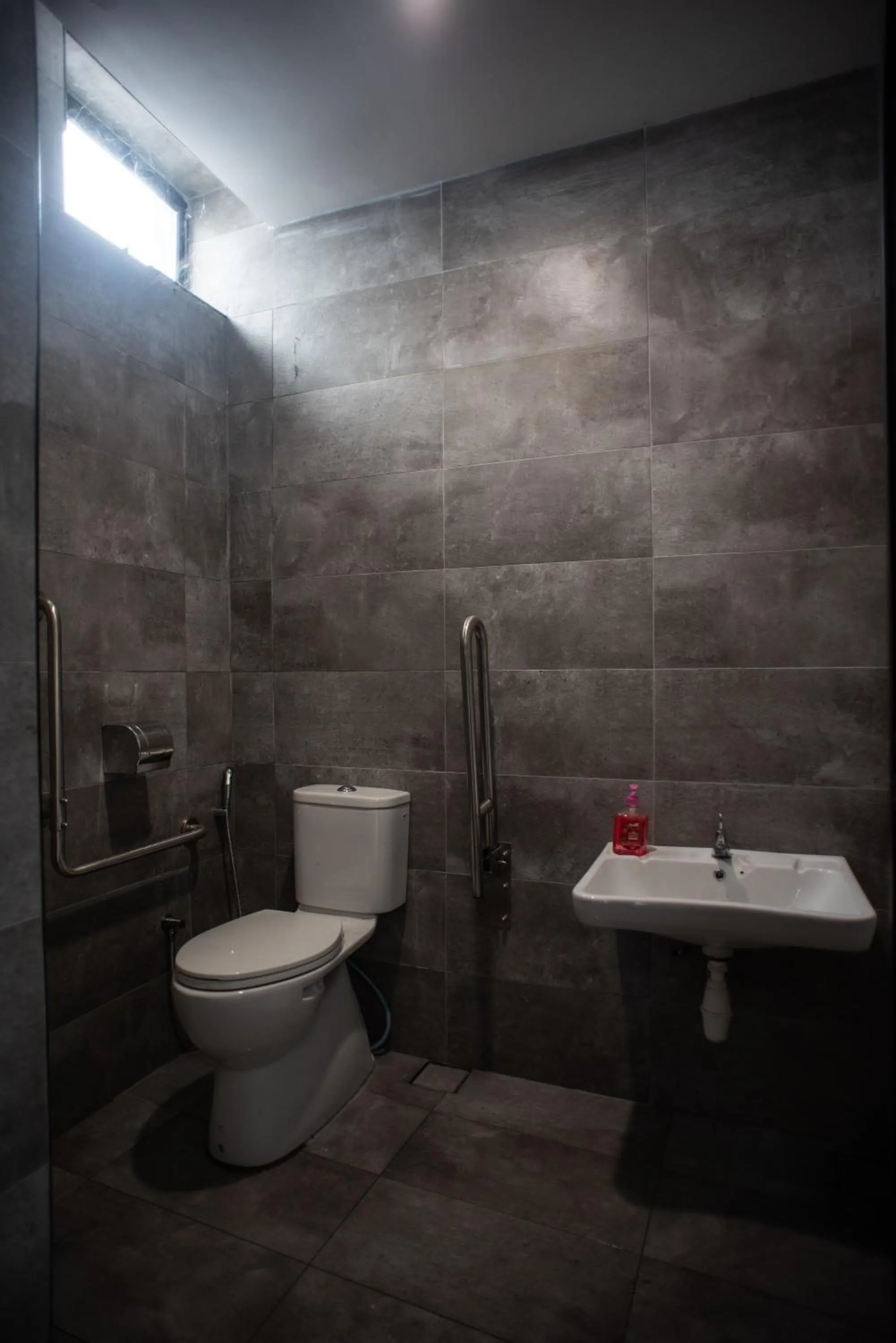 Shower in Chariton Hotel Bagan