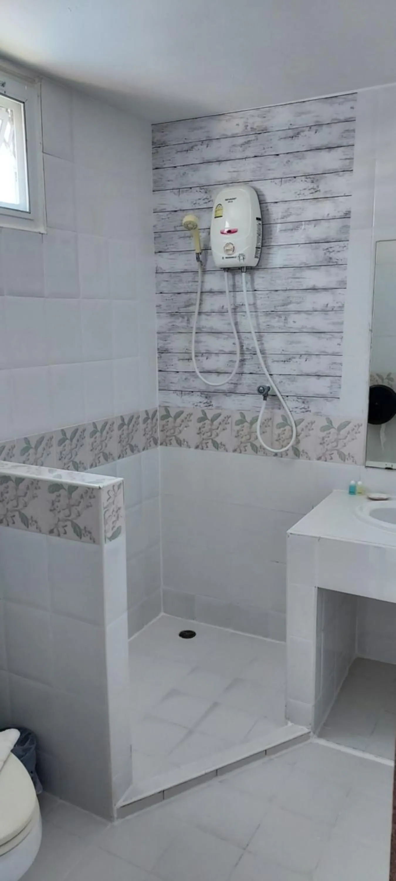 Bathroom in Hua Hin Paradise Guesthouse