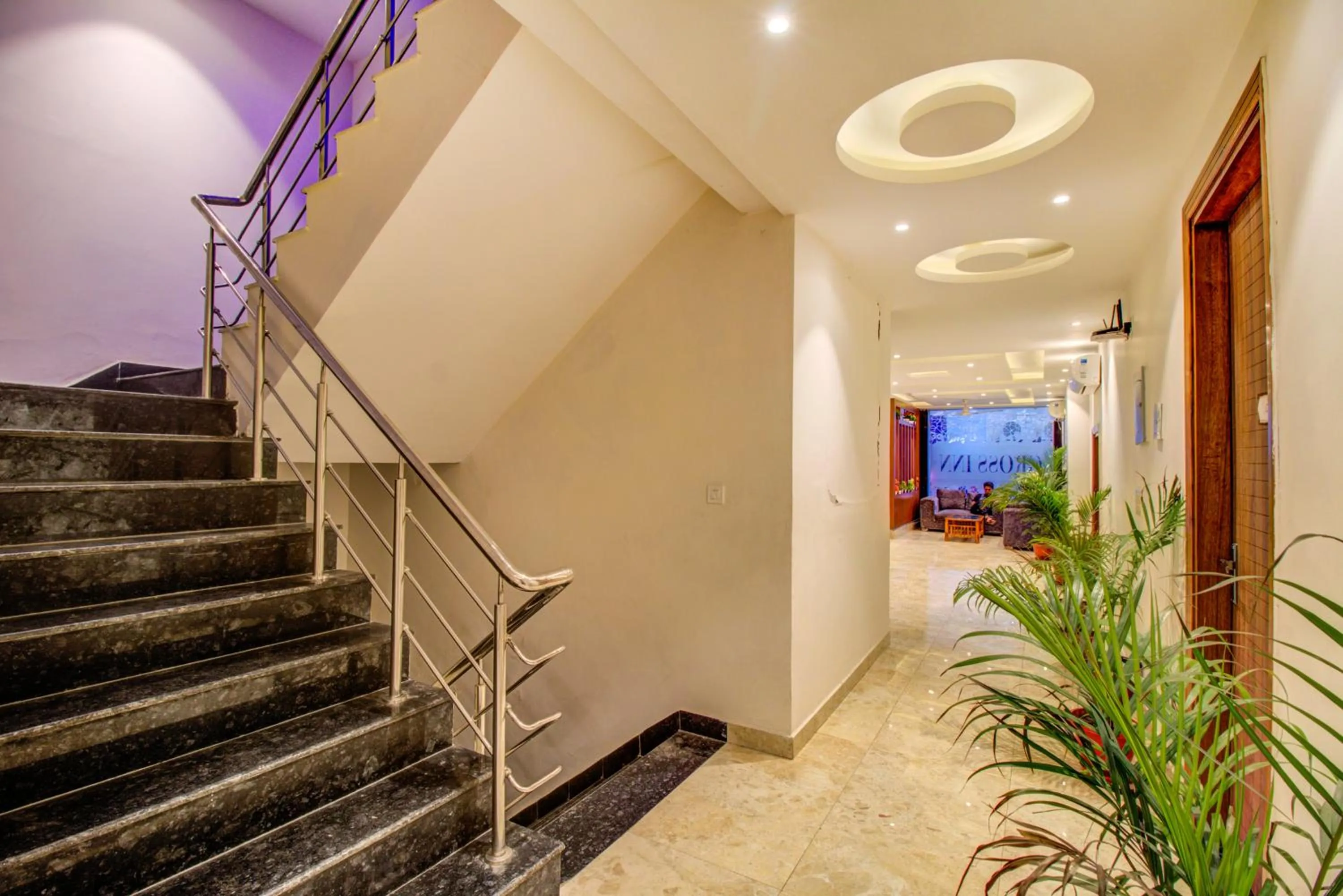 Lobby or reception in FabHotel Gross inn Suites - Nr IGI Airport New Delhi