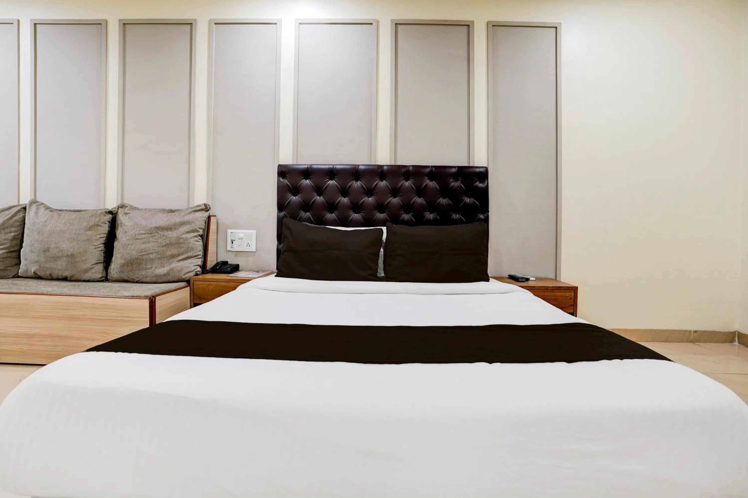 Bedroom, Bed in Collection O Ulife