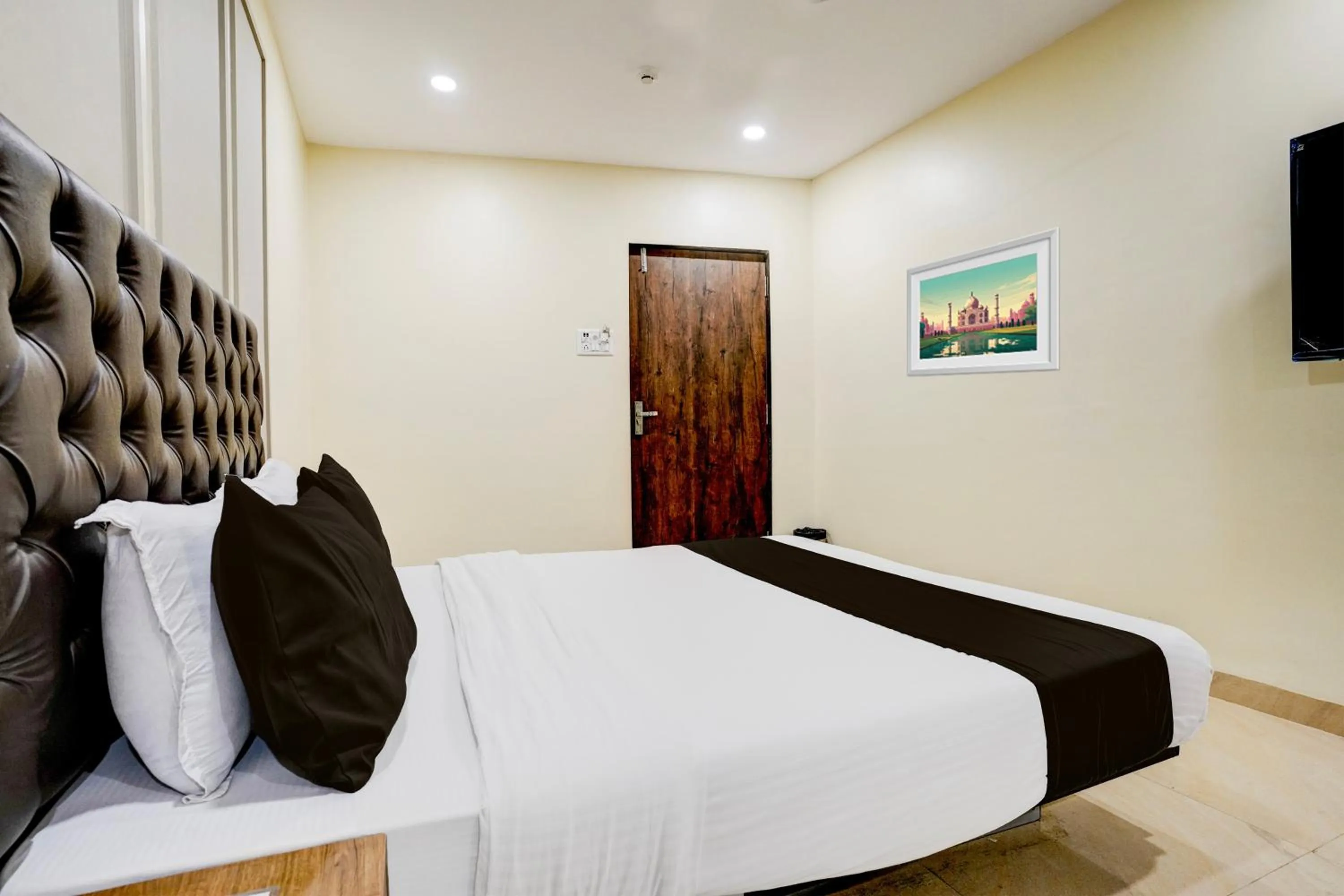 Bedroom, Bed in Collection O Ulife