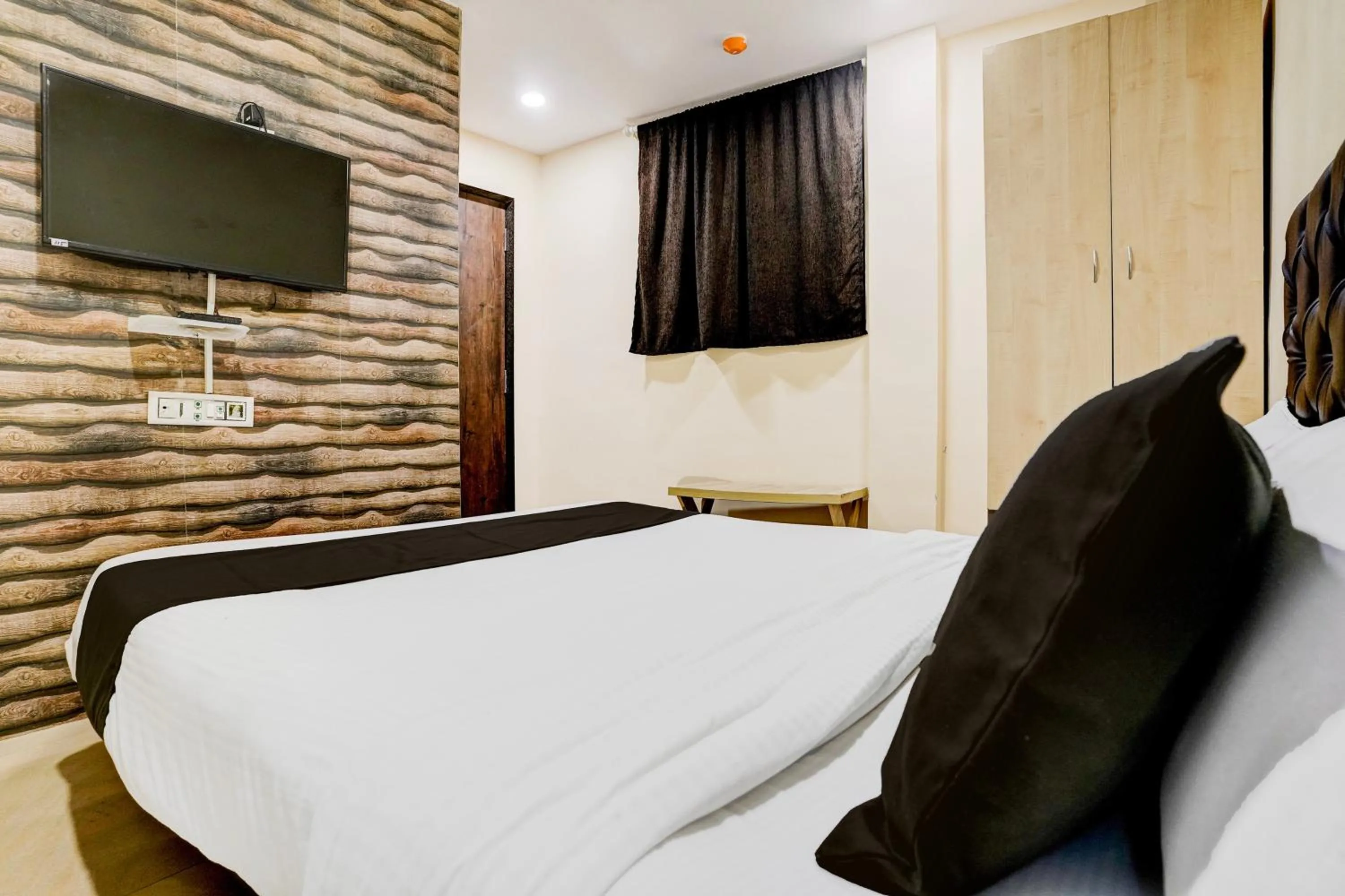 Bedroom, Bed in Collection O Ulife