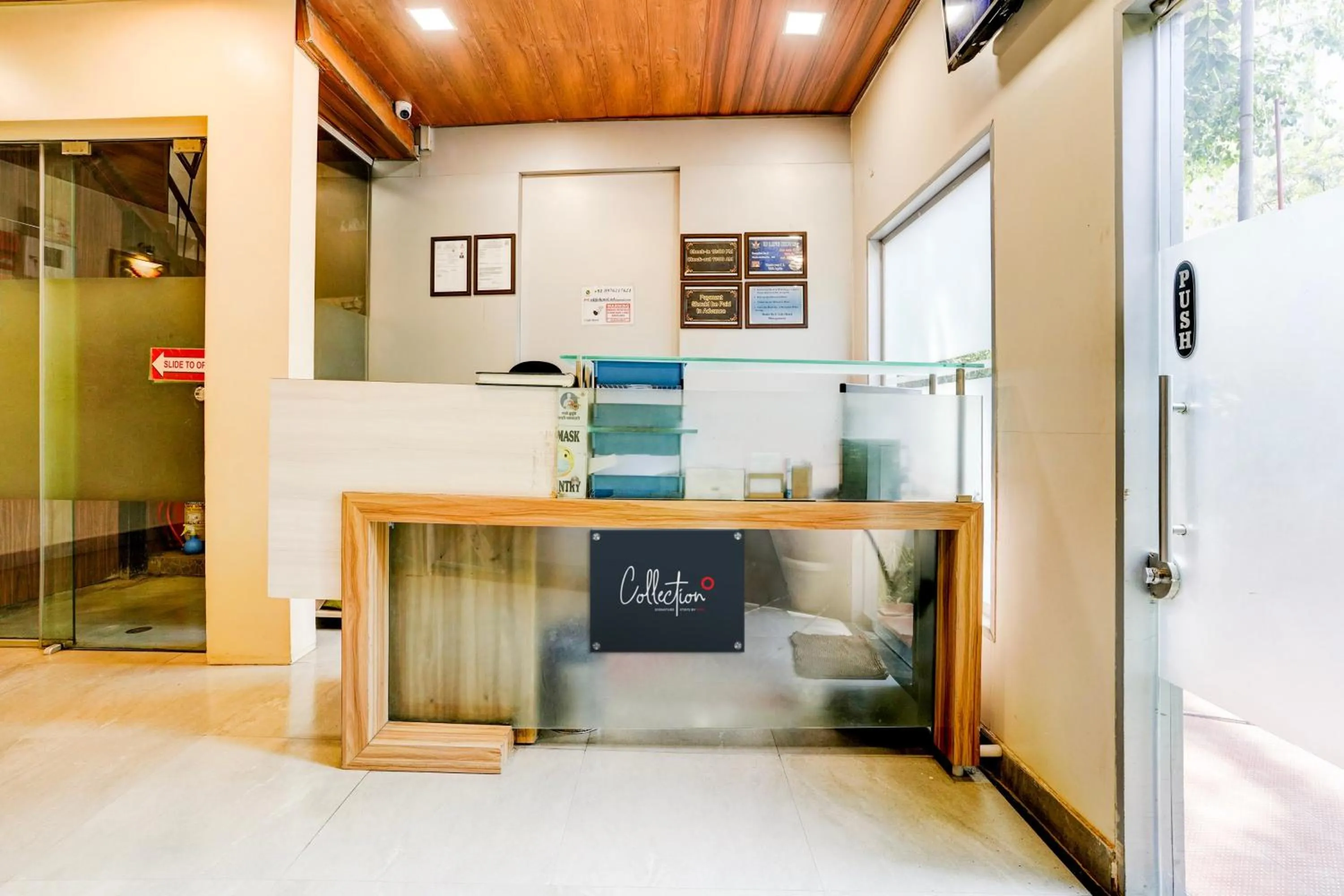 Lobby or reception in Collection O Ulife