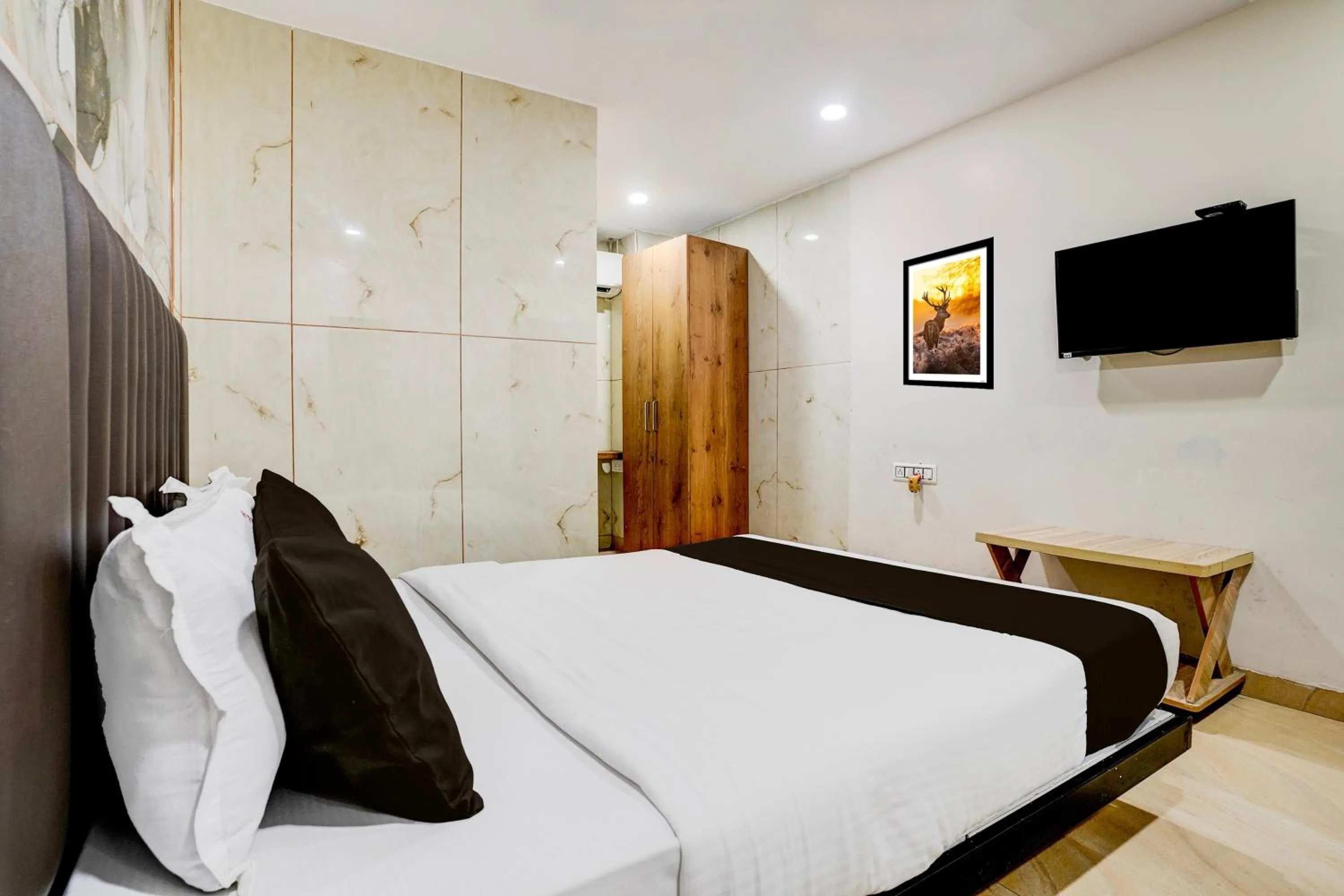 Bedroom, Bed in Collection O Ulife