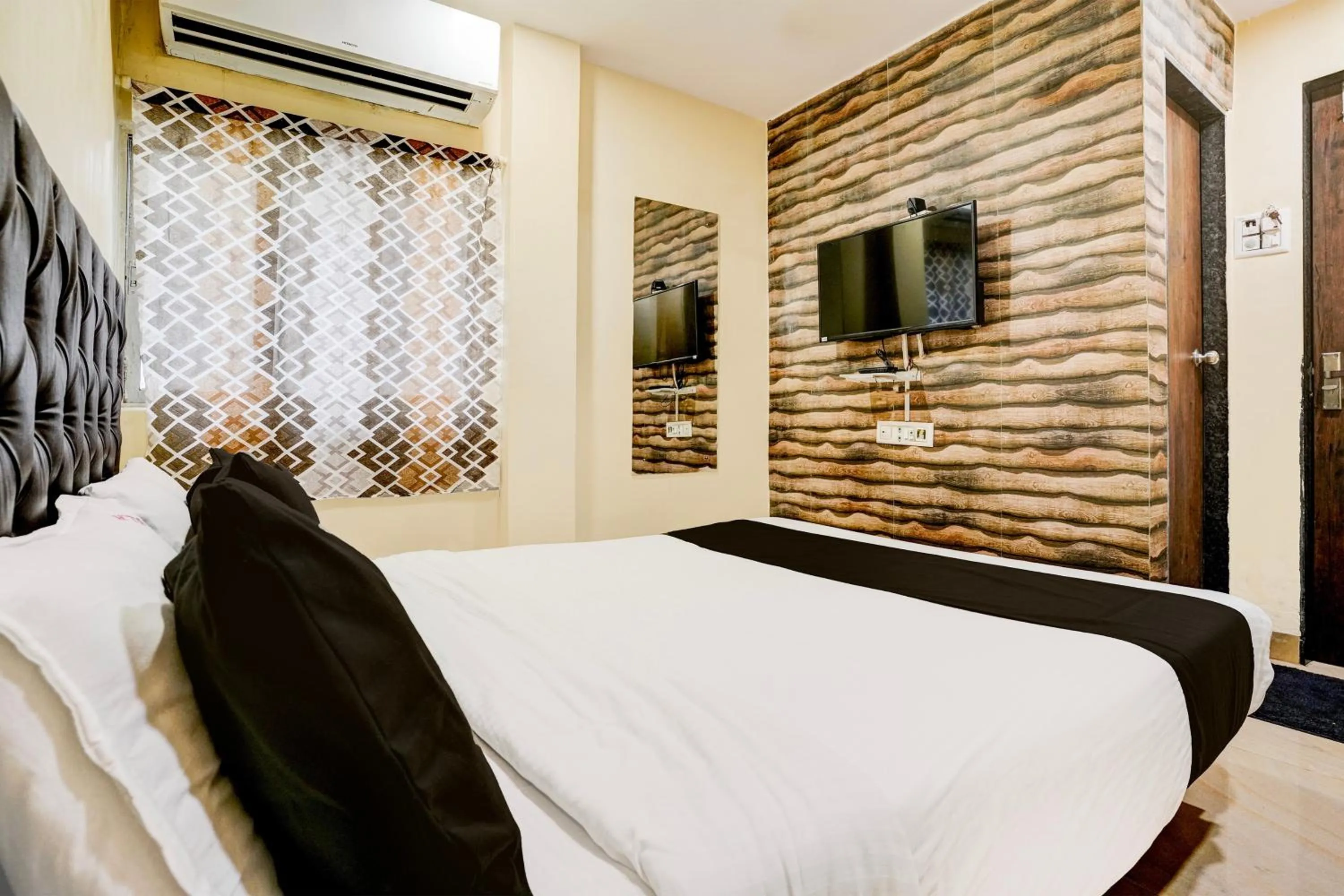 Bedroom, Bed in Collection O Ulife