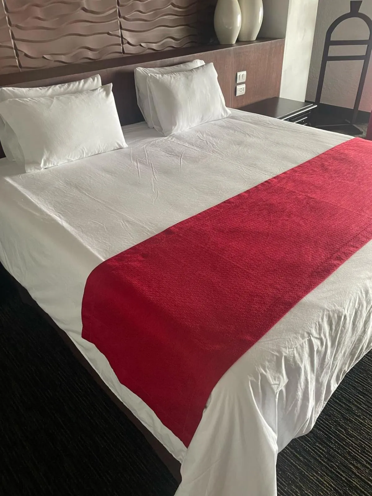 Bed in Radisson Hotel Tapatio Guadalajara Aeropuerto