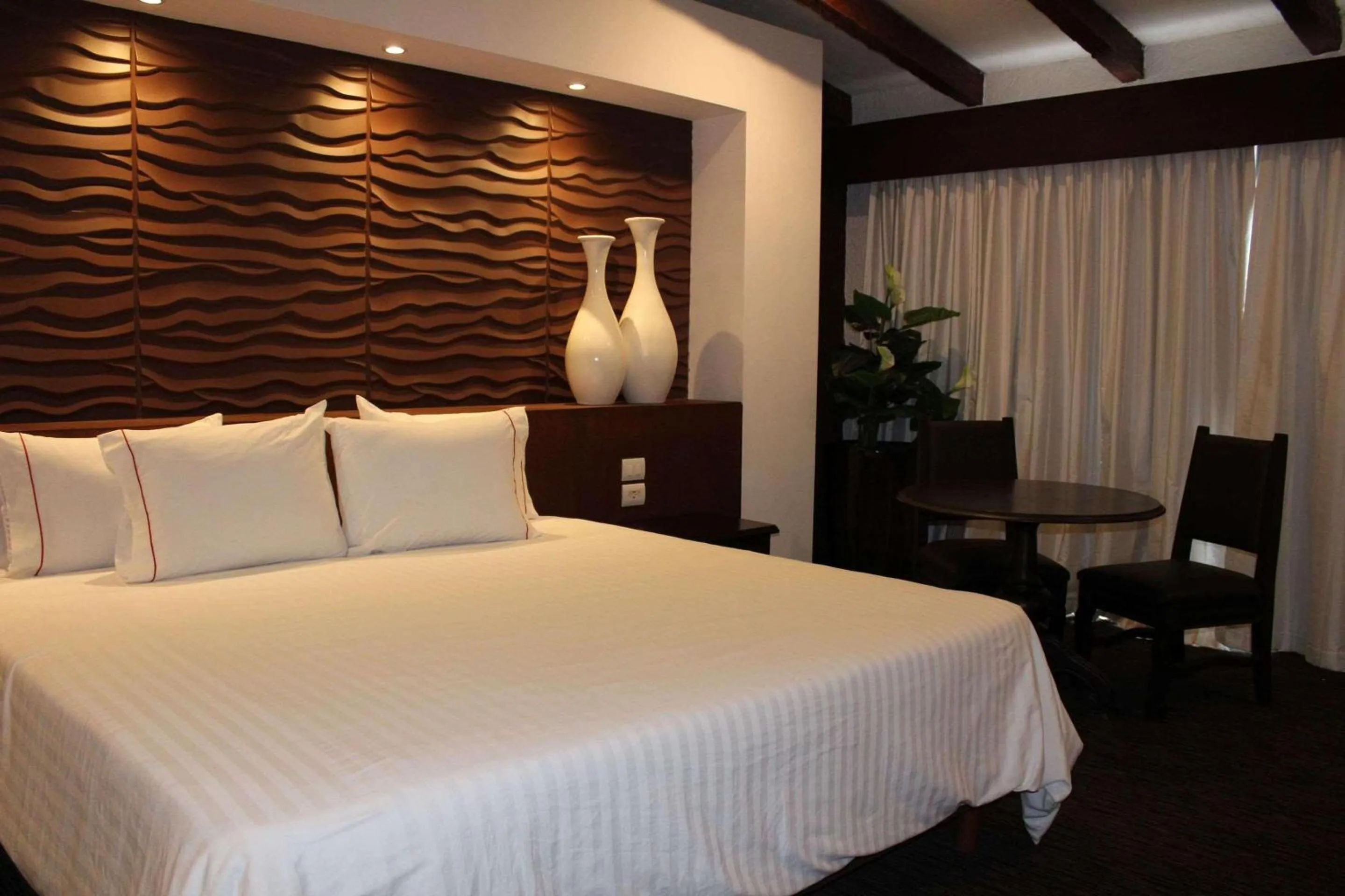 Bedroom, Bed in Radisson Hotel Tapatio Guadalajara Aeropuerto