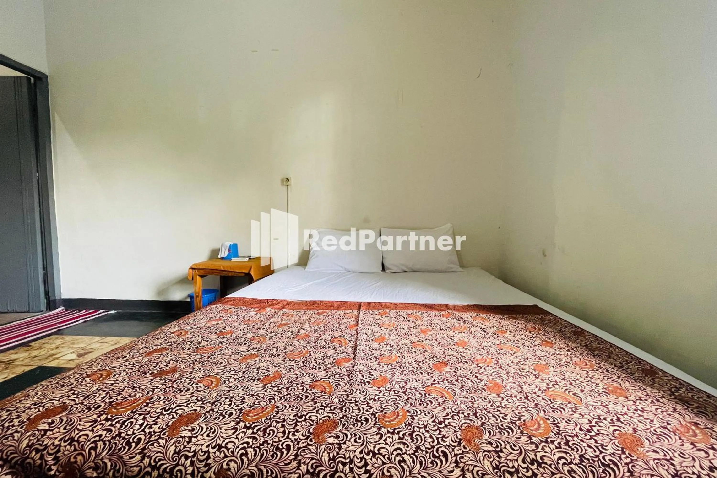 Bed in Langko 48 RedPartner