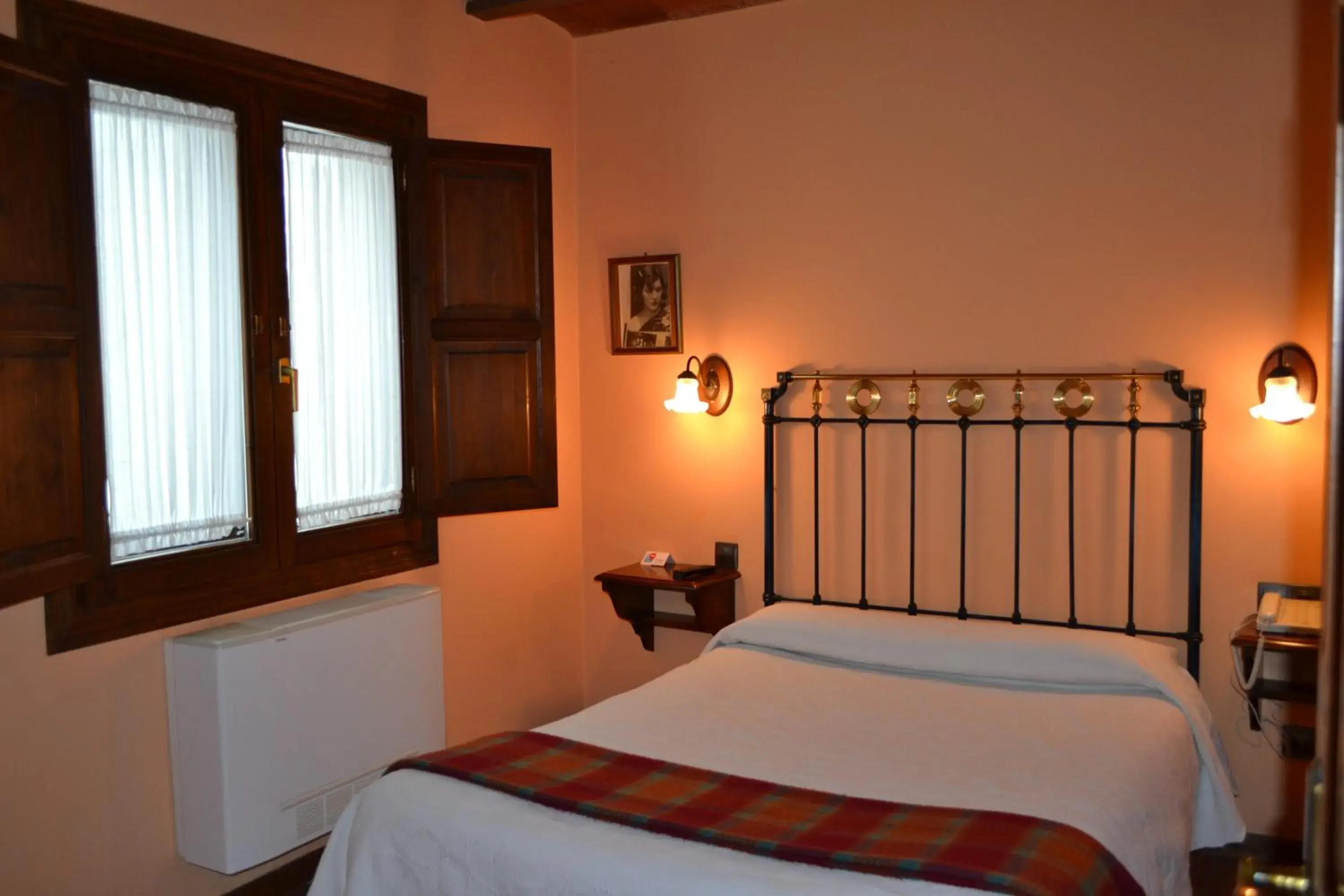 Economy Double or Twin Room in Hostal Santa Agueda Economy Double or Twin Room in Hostal Santa Agueda