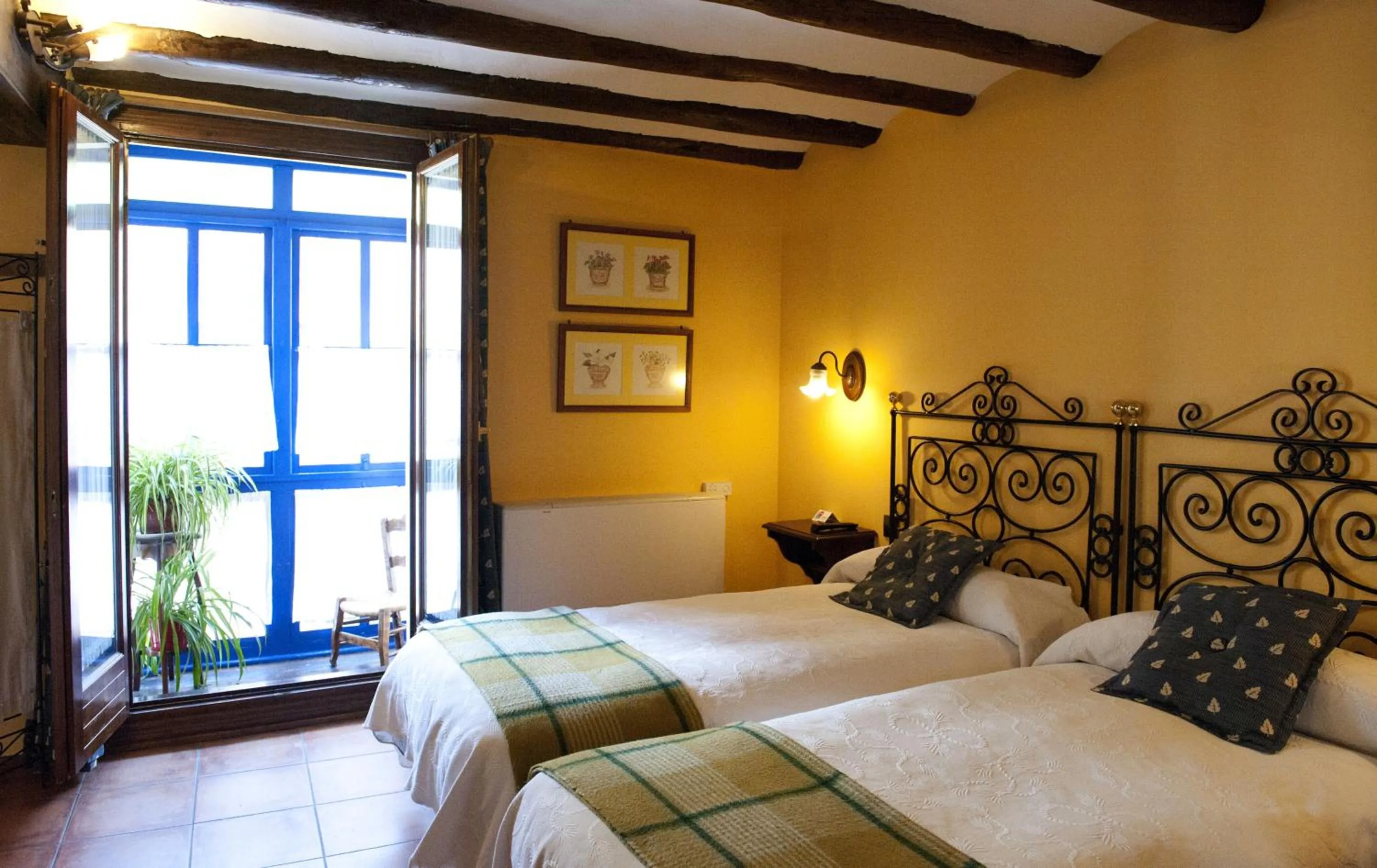 Decorative detail, Bed in Hostal Santa Agueda