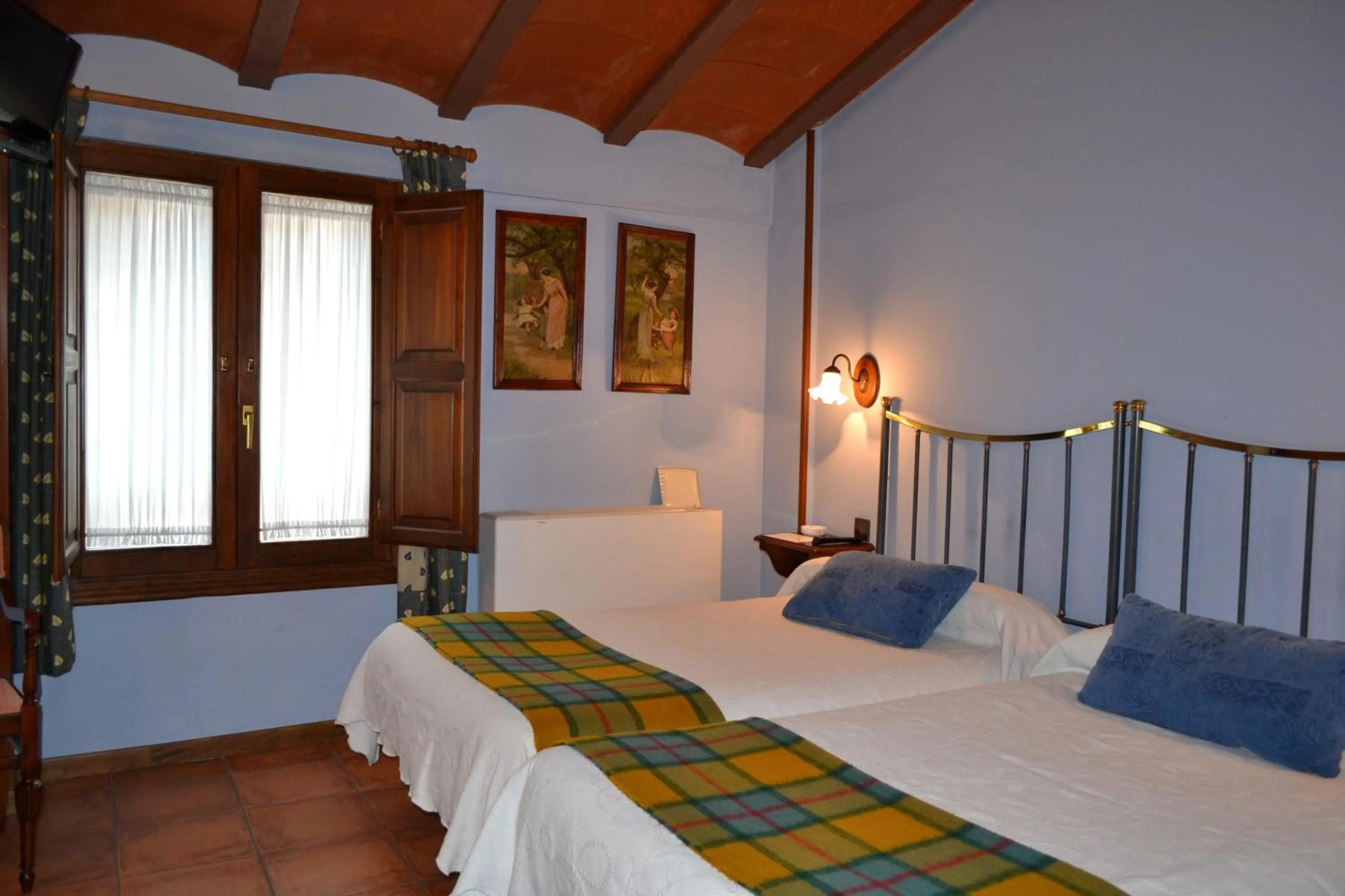 Decorative detail, Bed in Hostal Santa Agueda