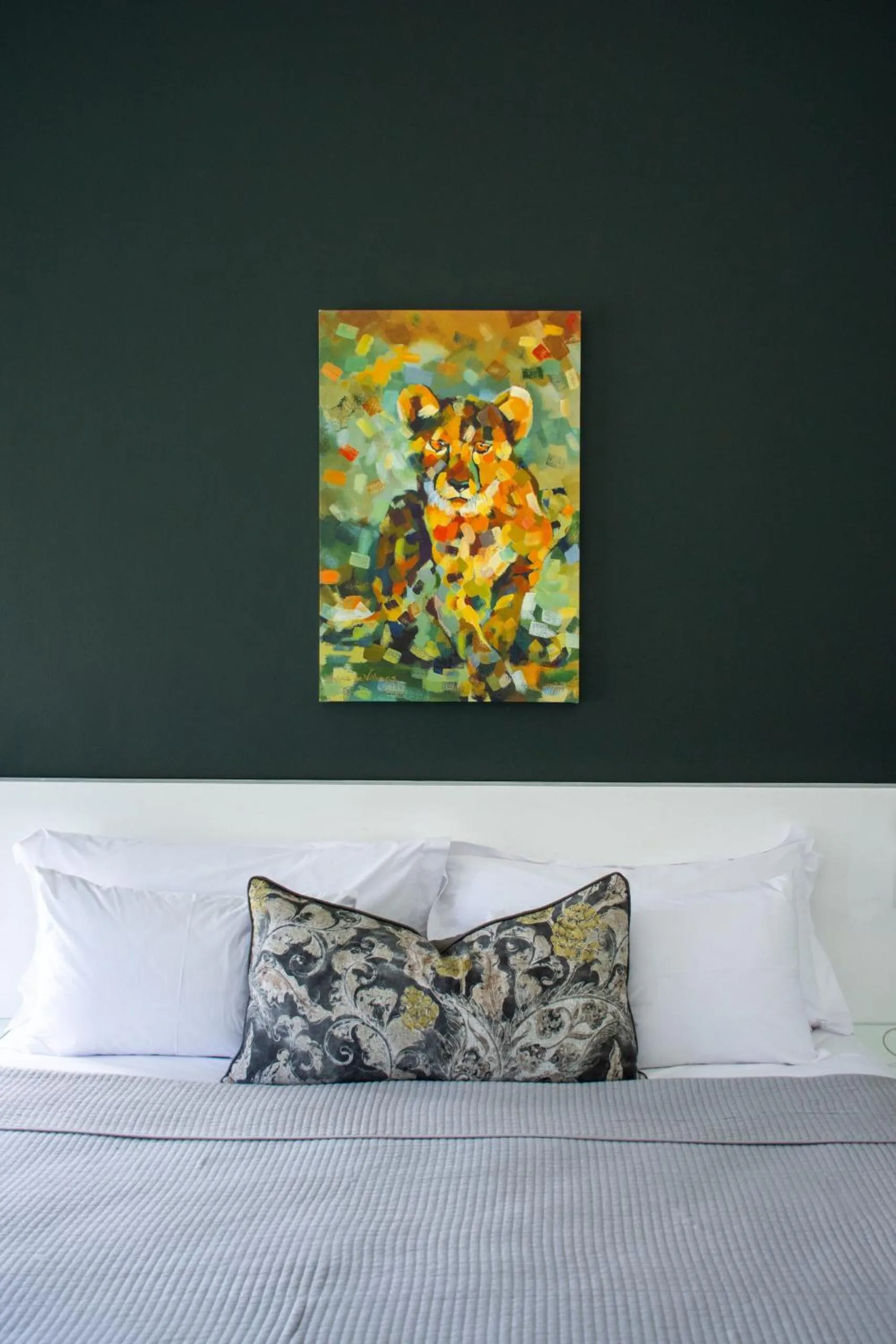 Decorative detail, Bed in Vida Nova Retreat