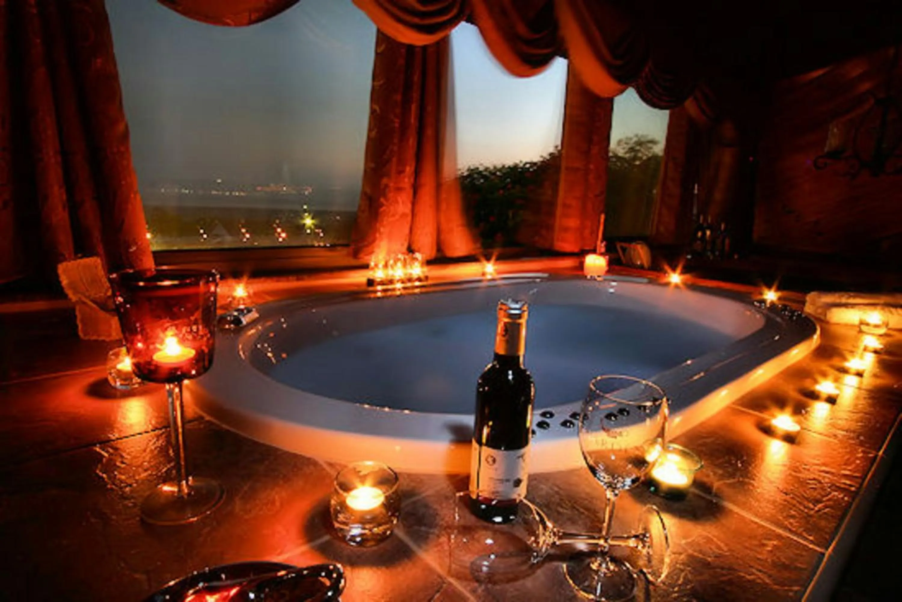 Hot Tub in The Pearl of the Golan - Pnina BaGolan