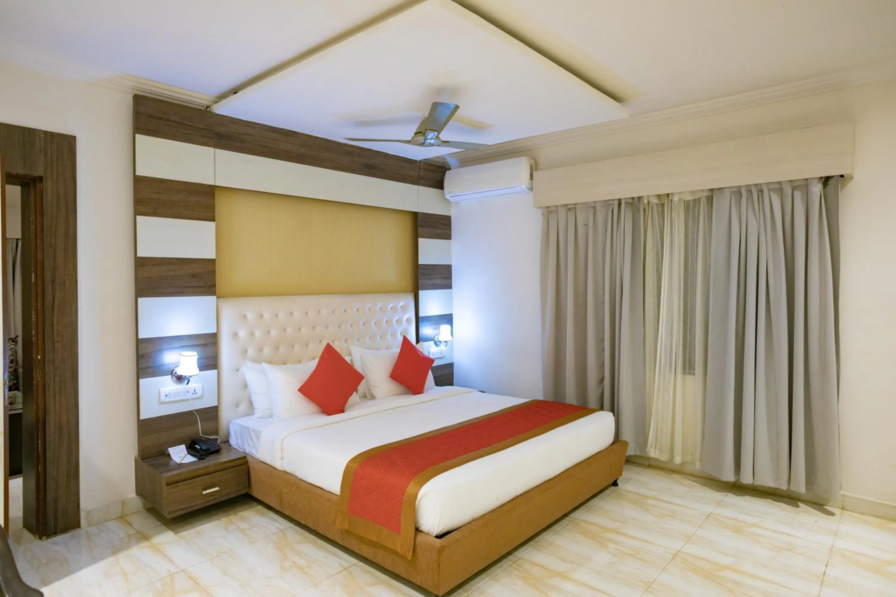 Bedroom, Bed in Hotel Starlight