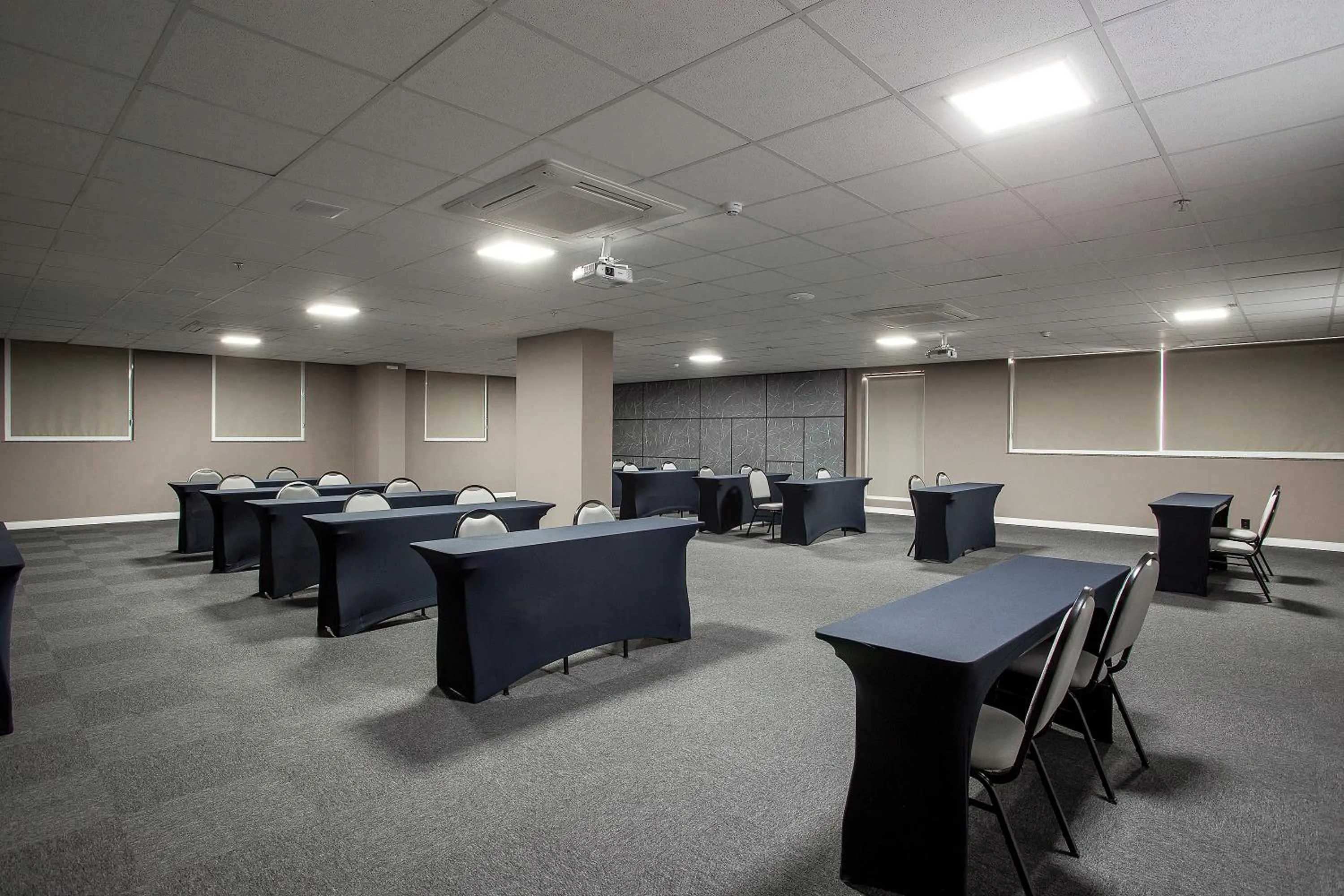 Meeting/conference room in Nacional Inn Rondonópolis