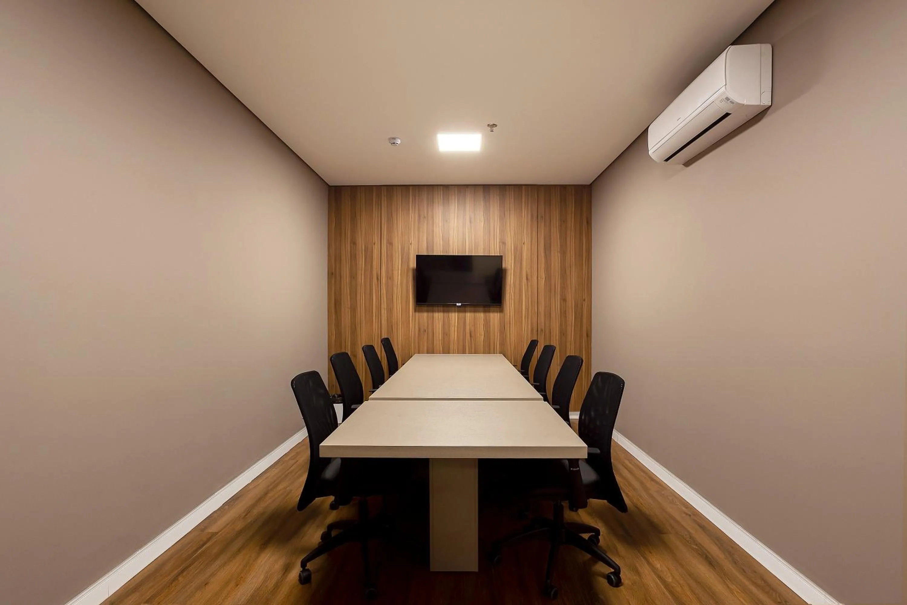 Meeting/conference room in Nacional Inn Rondonópolis