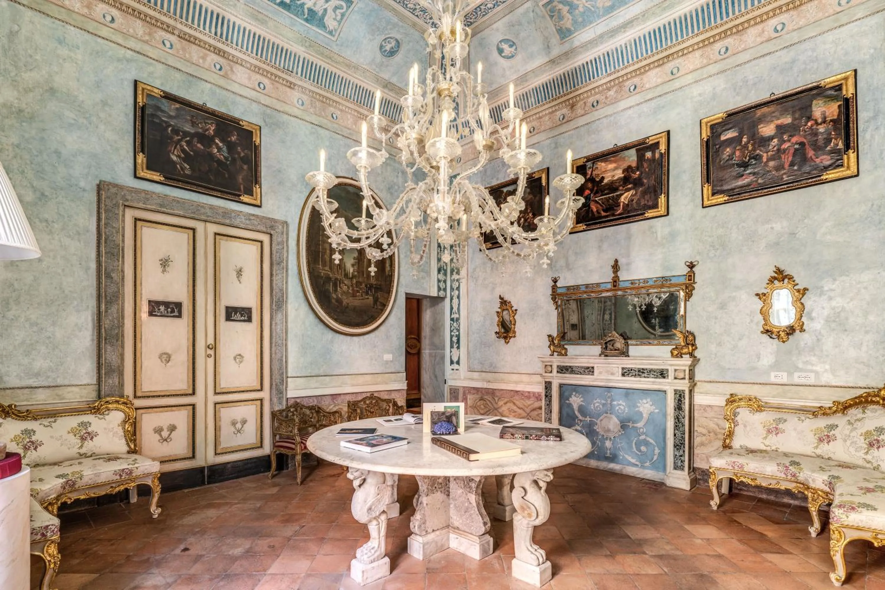 Living room in Palazzo Doria Napoli