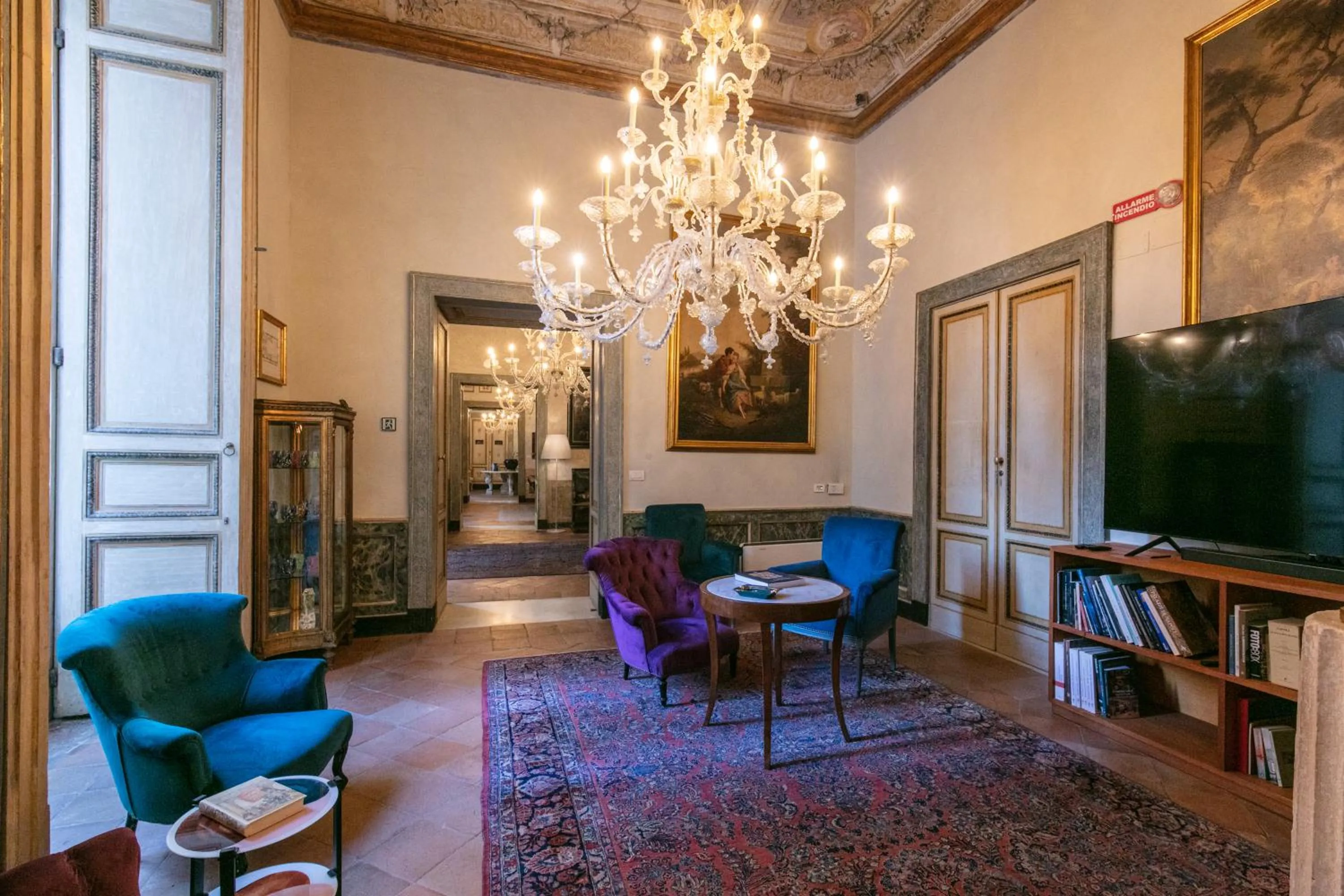 Communal lounge/ TV room in Palazzo Doria Napoli
