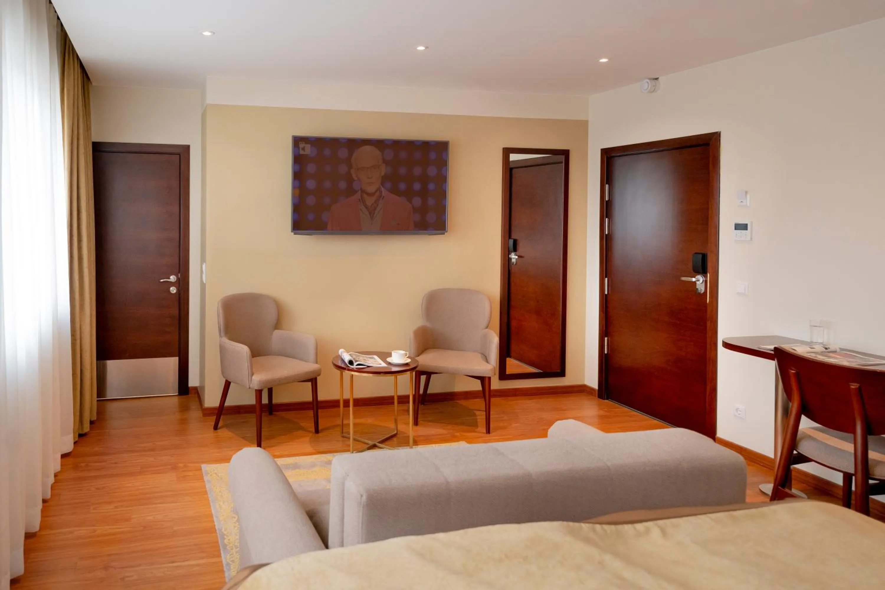 Photo of the whole room, Bed in Palast Hotel