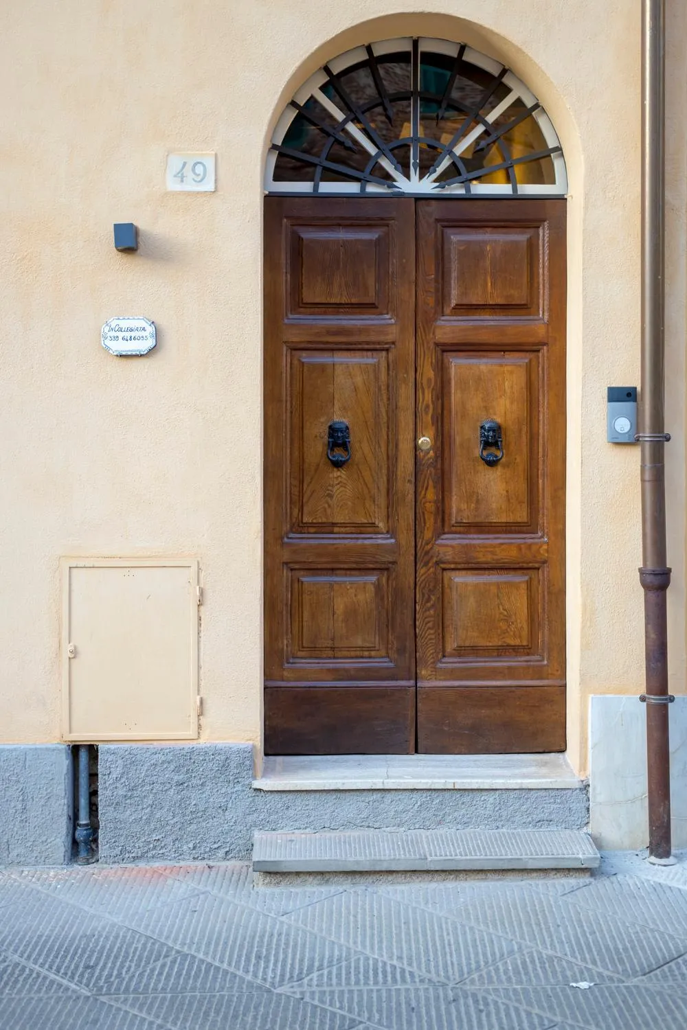 Facade/entrance in In Collegiata