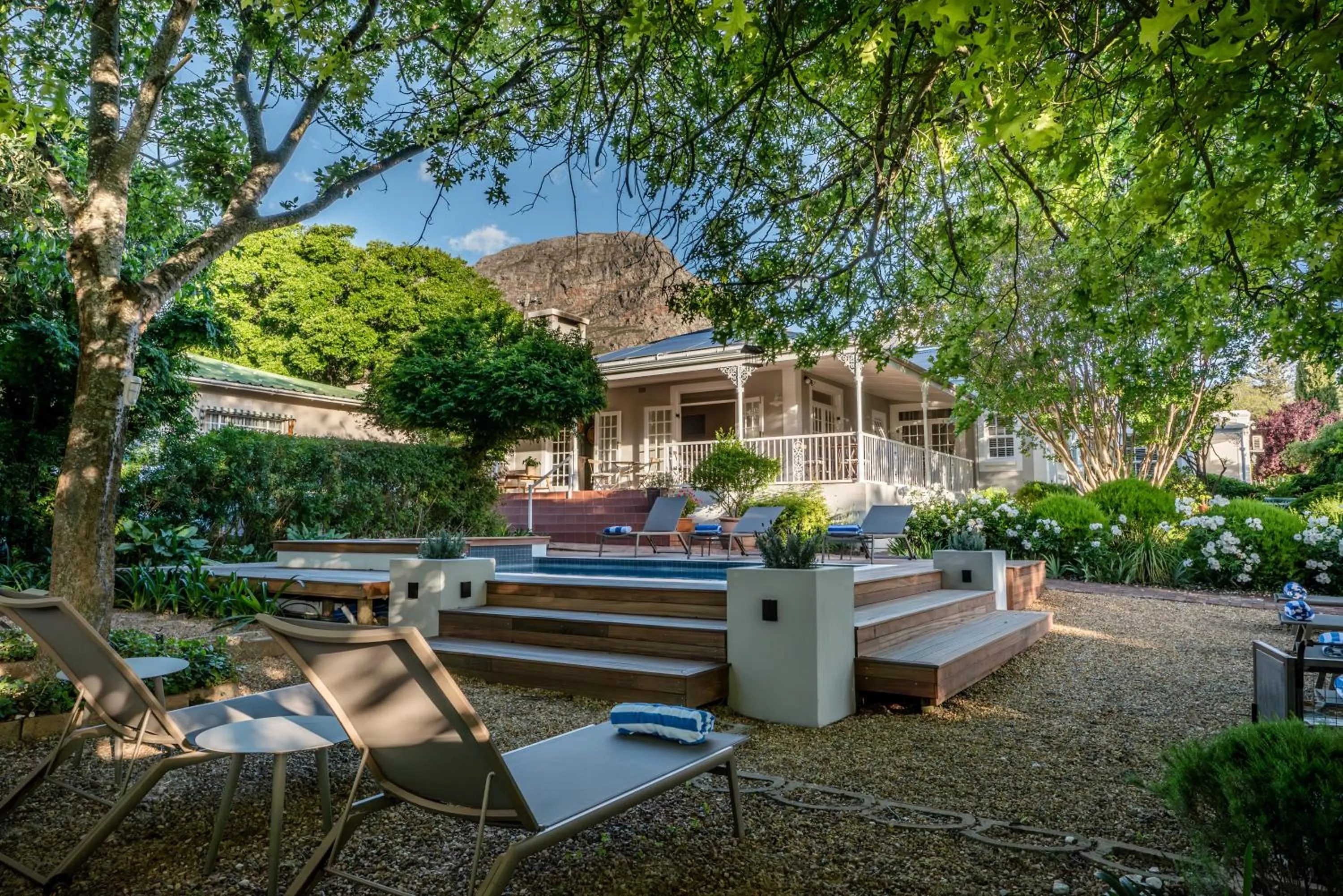 Corner House Residence