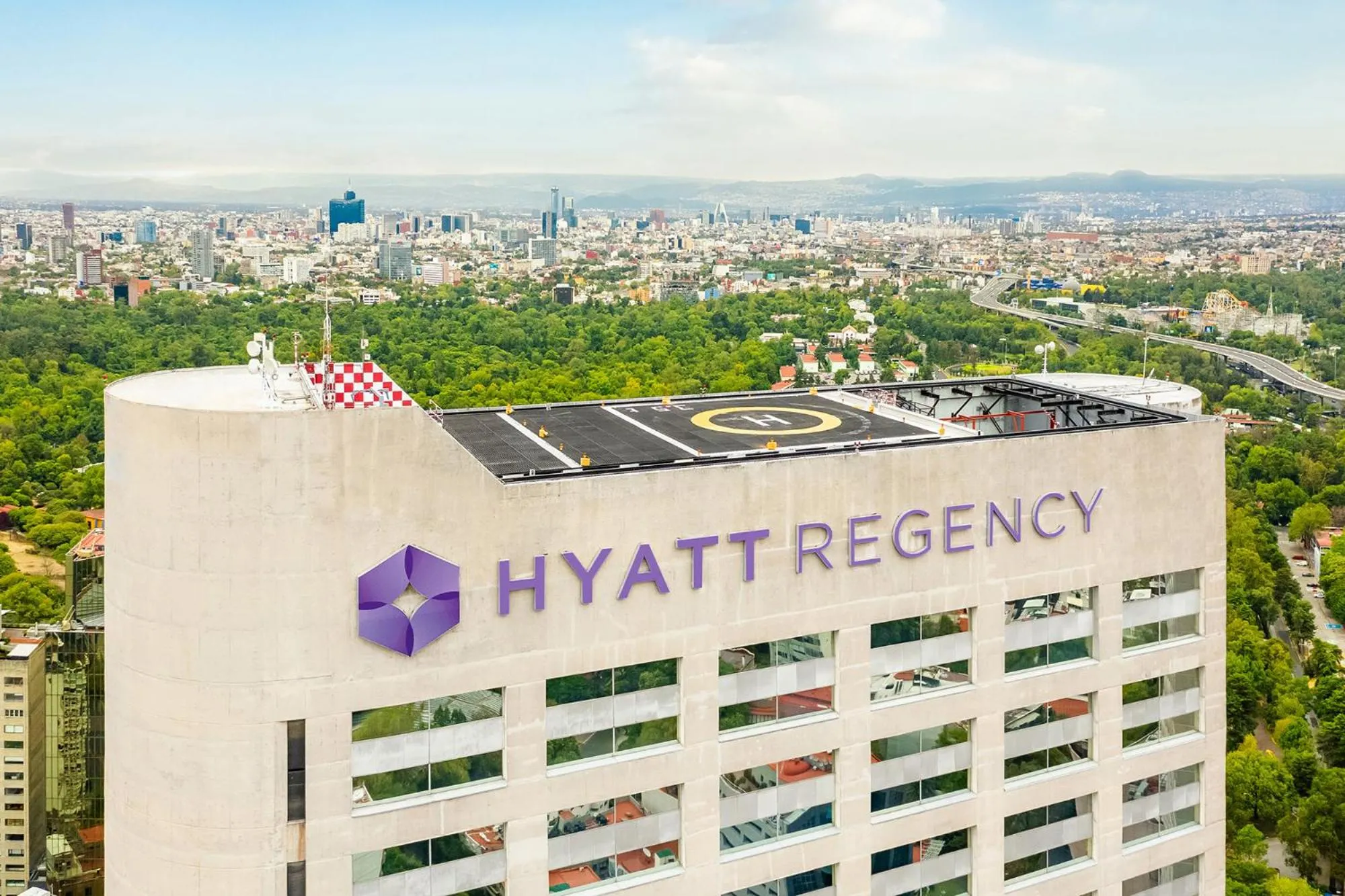 Property building in Hyatt Regency Mexico City