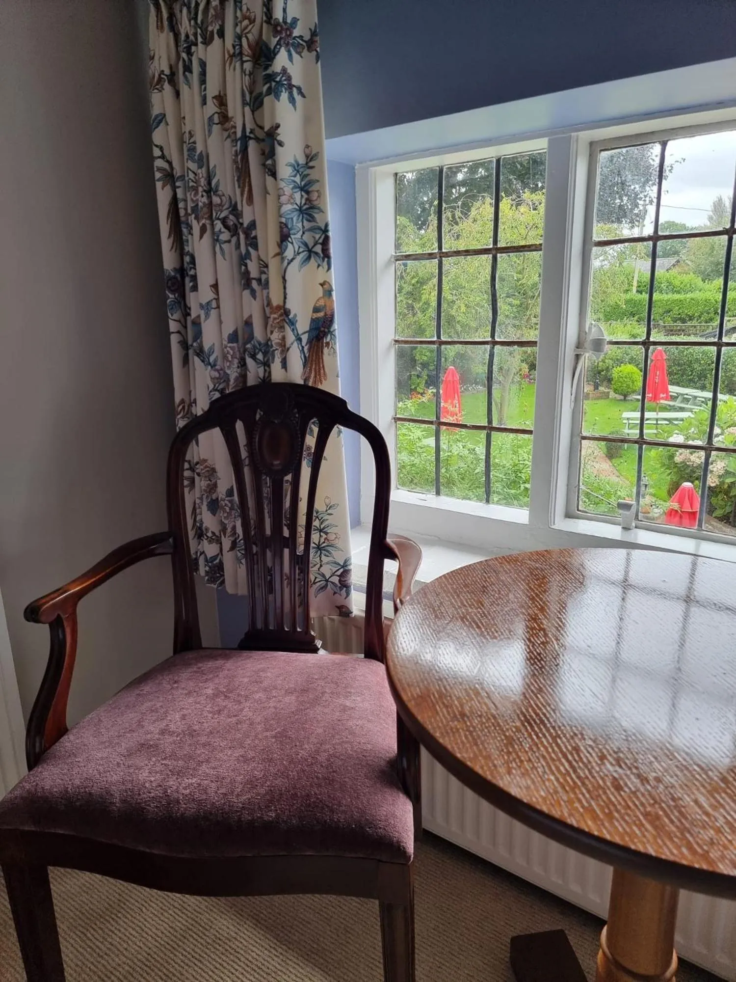Seating area in The Three Horseshoes East Worldham