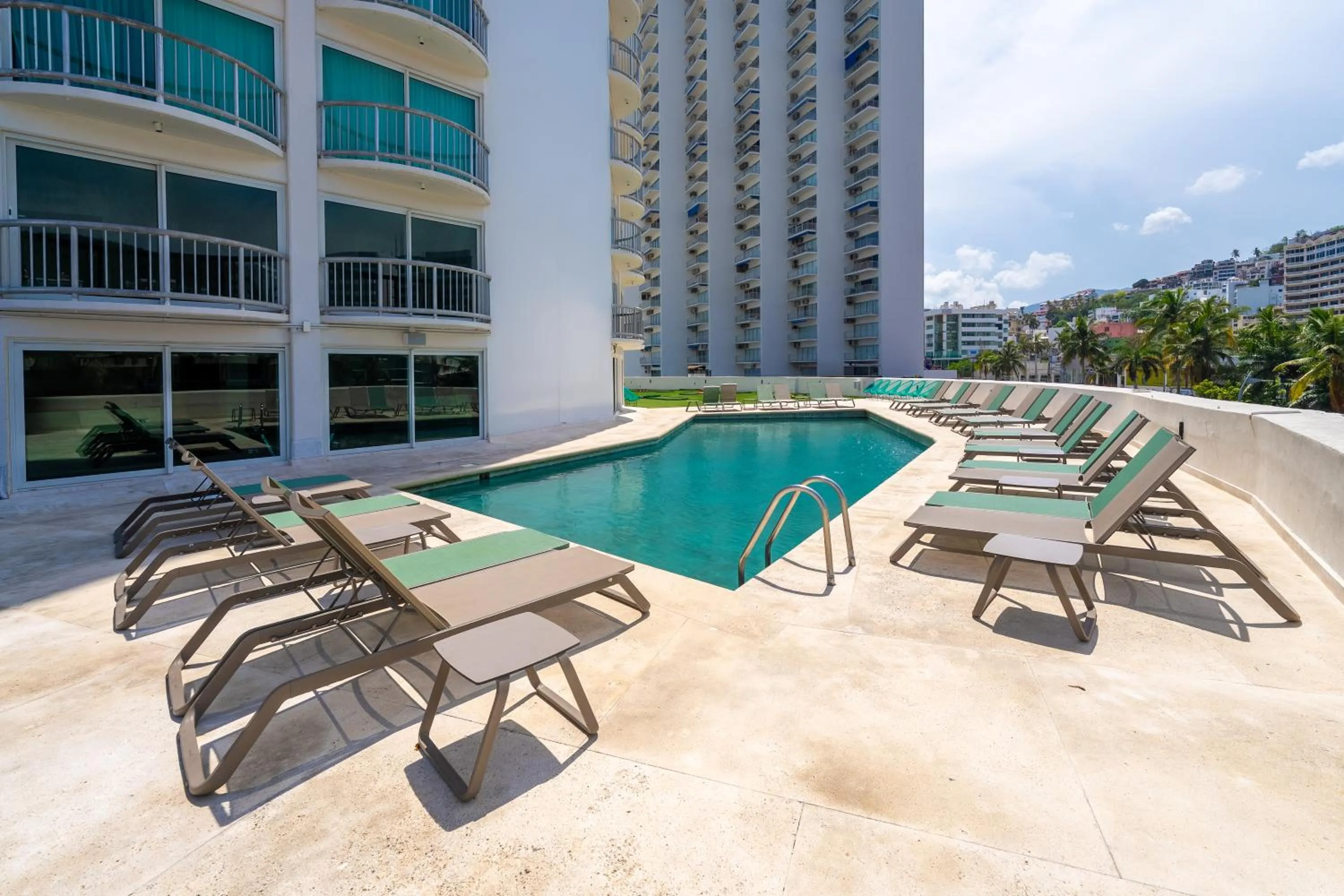 Property building in Hotel Amares Acapulco