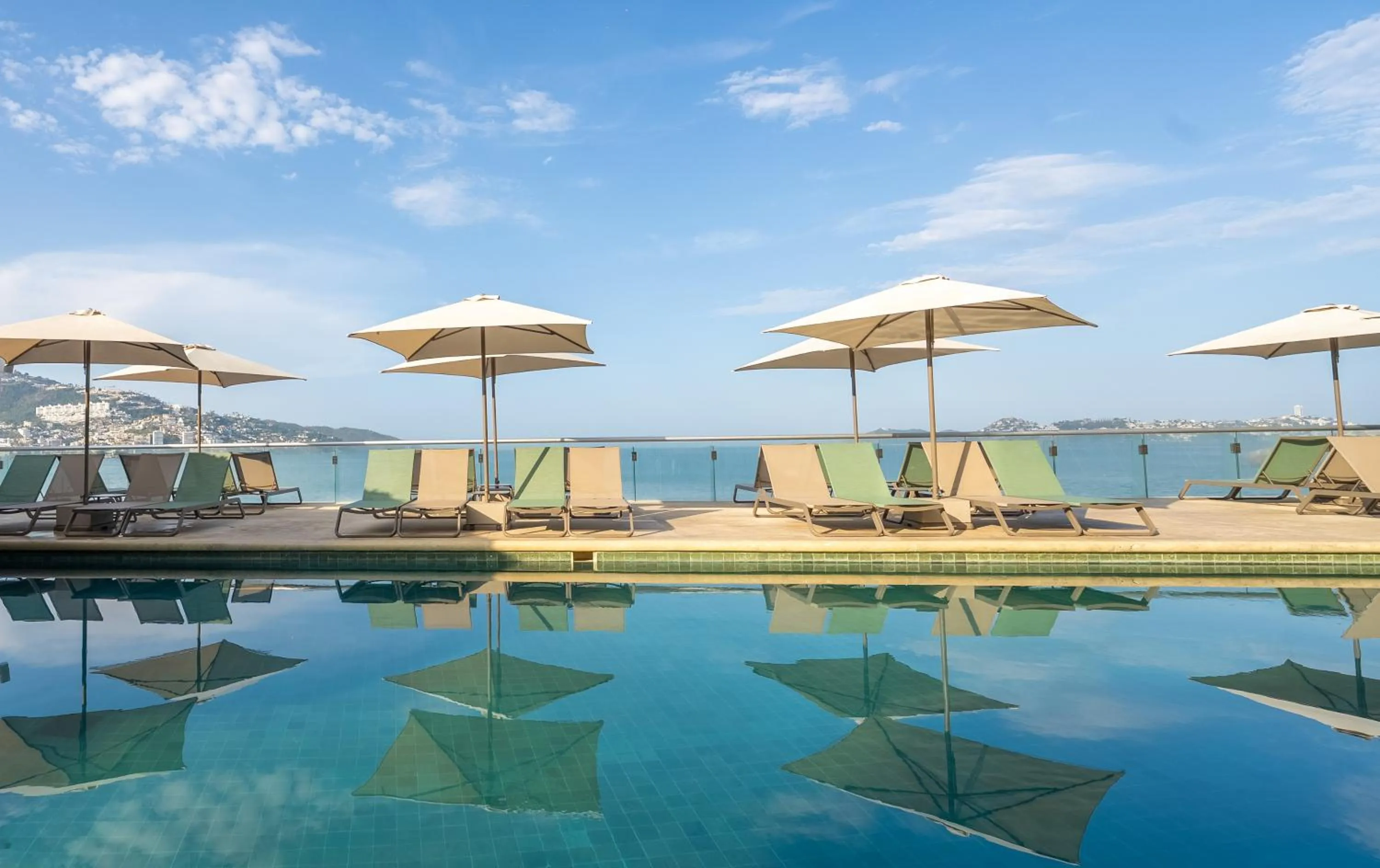 Day in Hotel Amares Acapulco