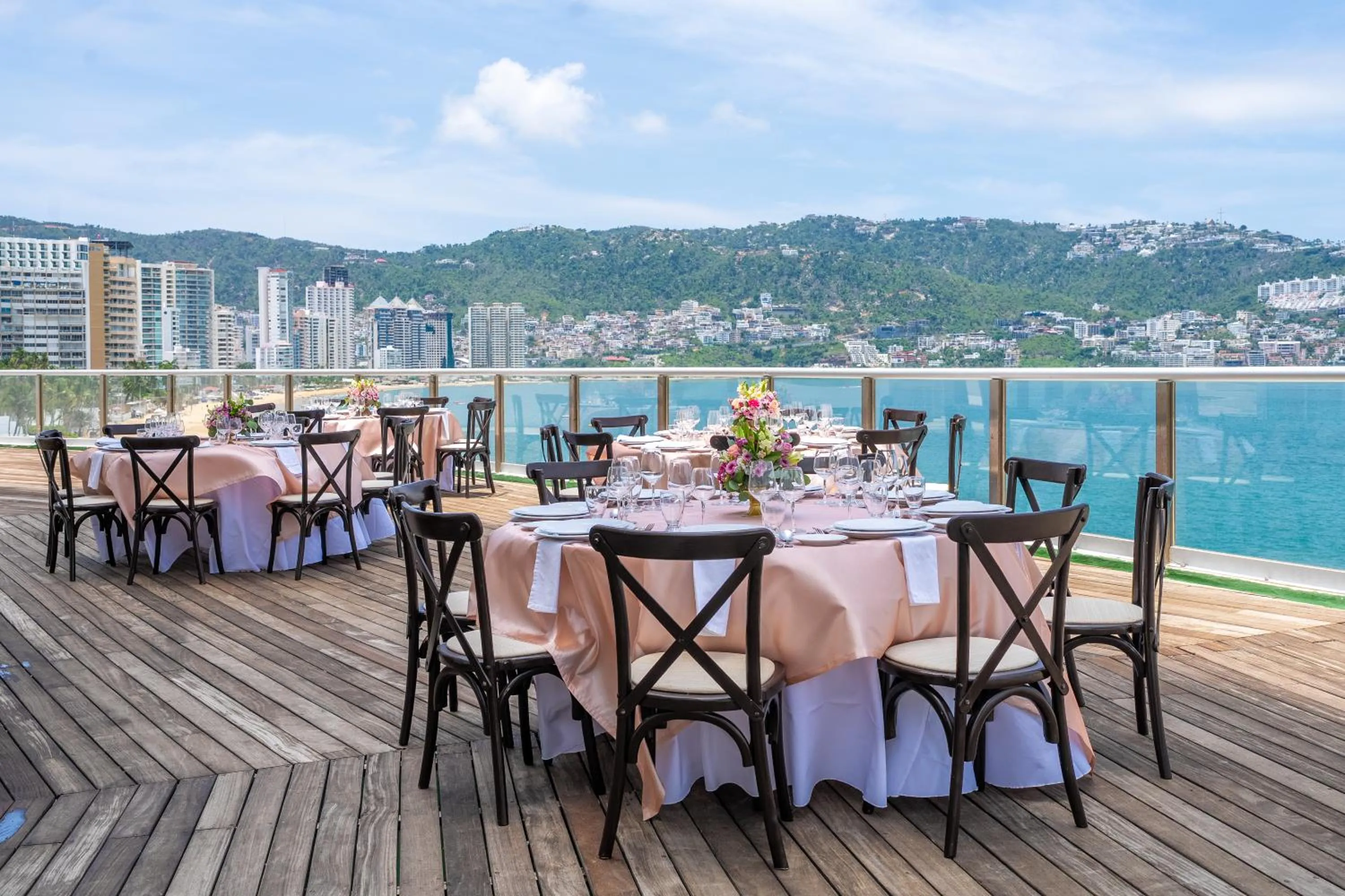 Banquet/Function facilities in Hotel Amares Acapulco