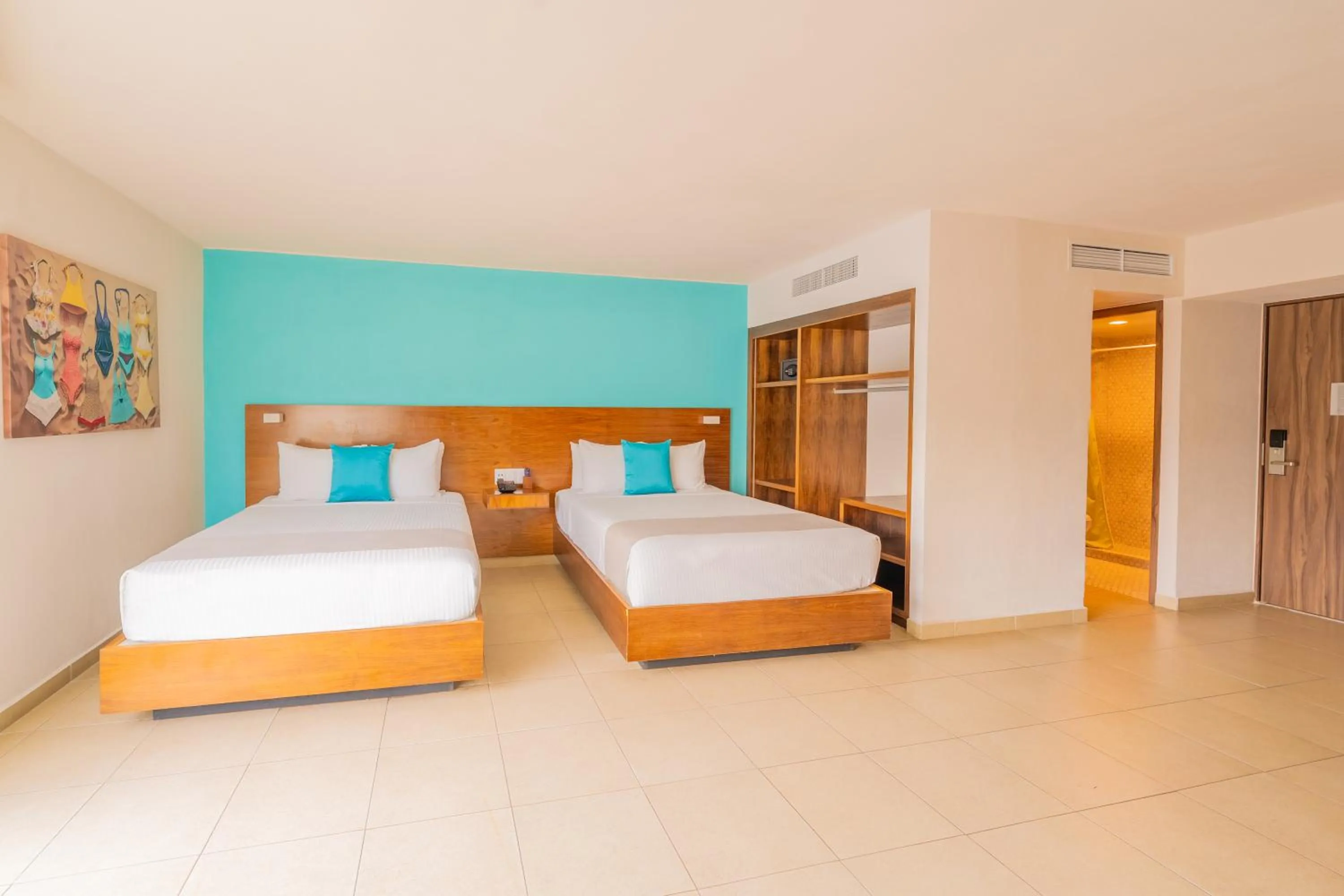 Bed in Hotel Amares Acapulco