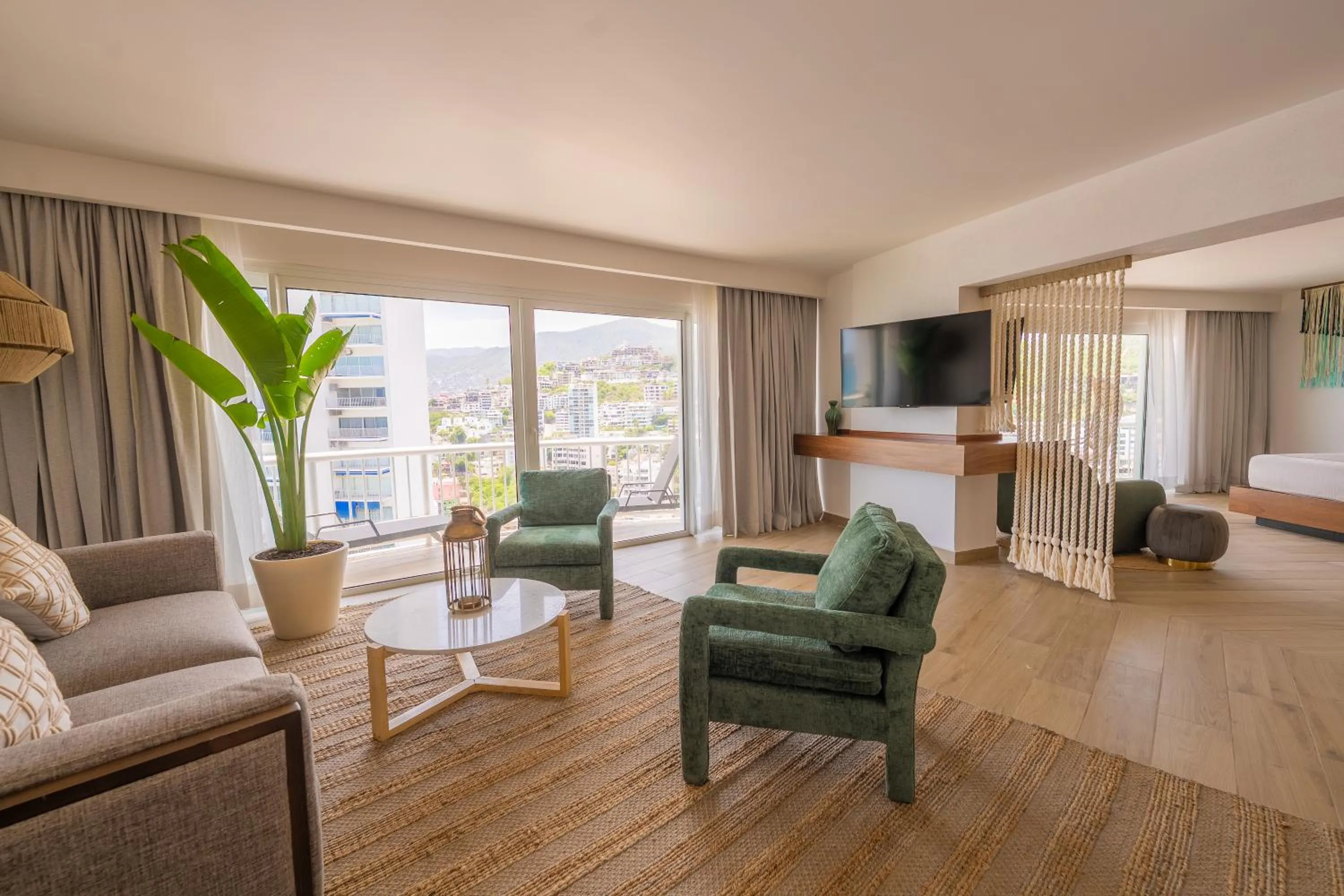 Bed in Hotel Amares Acapulco