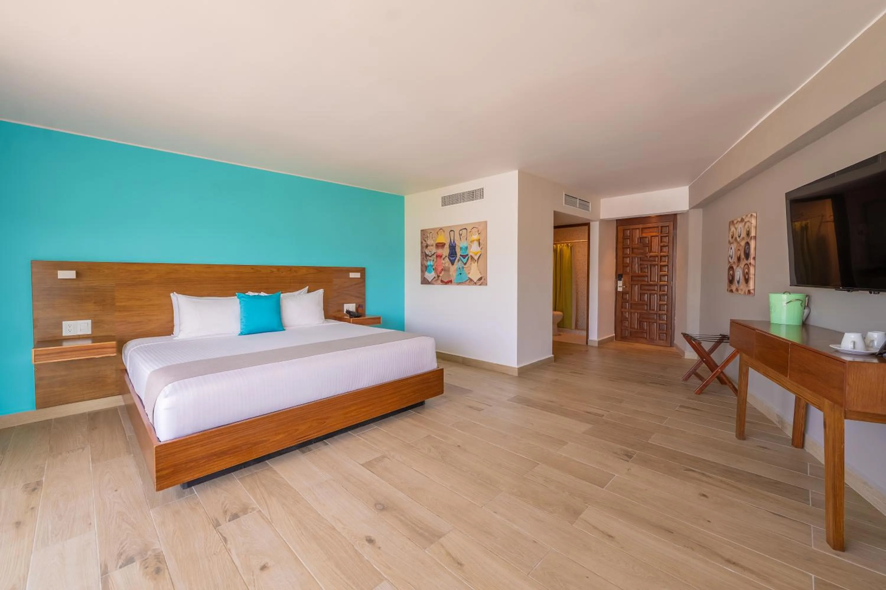 Bed in Hotel Amares Acapulco