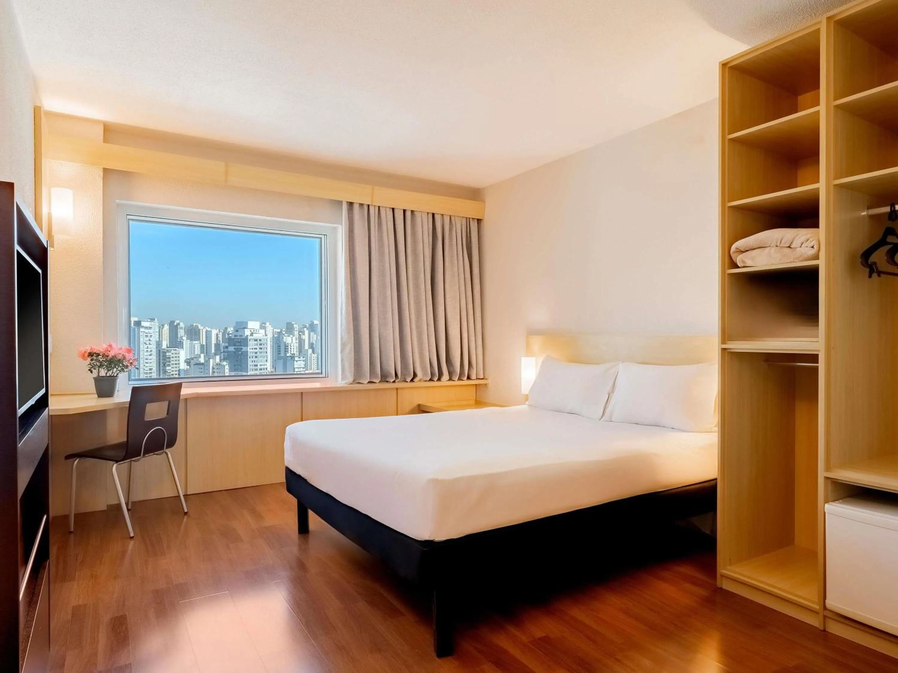 Bedroom, Bed in ibis Sao Paulo Congonhas