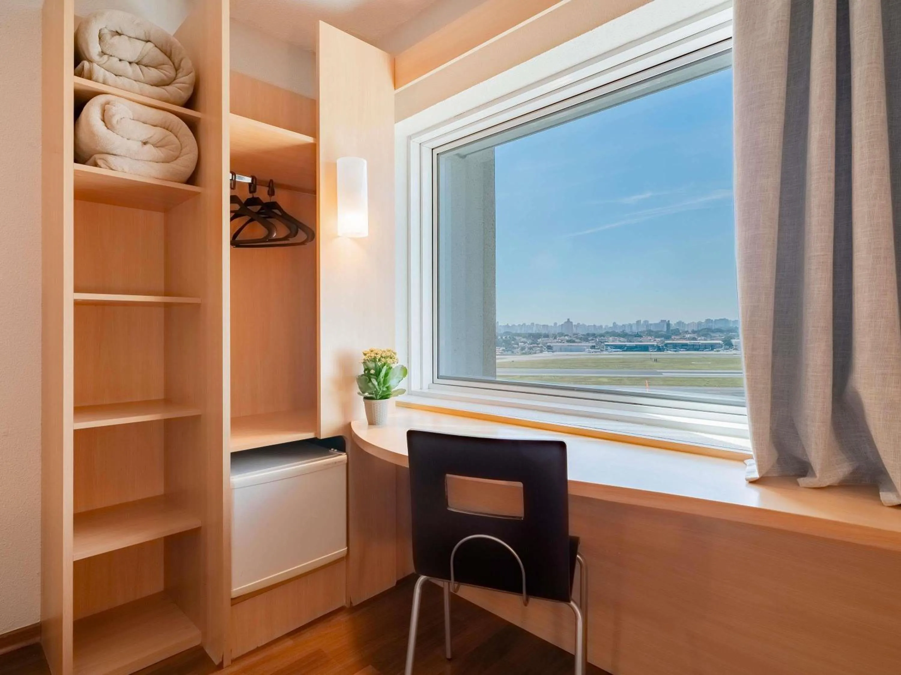 Bedroom in ibis Sao Paulo Congonhas