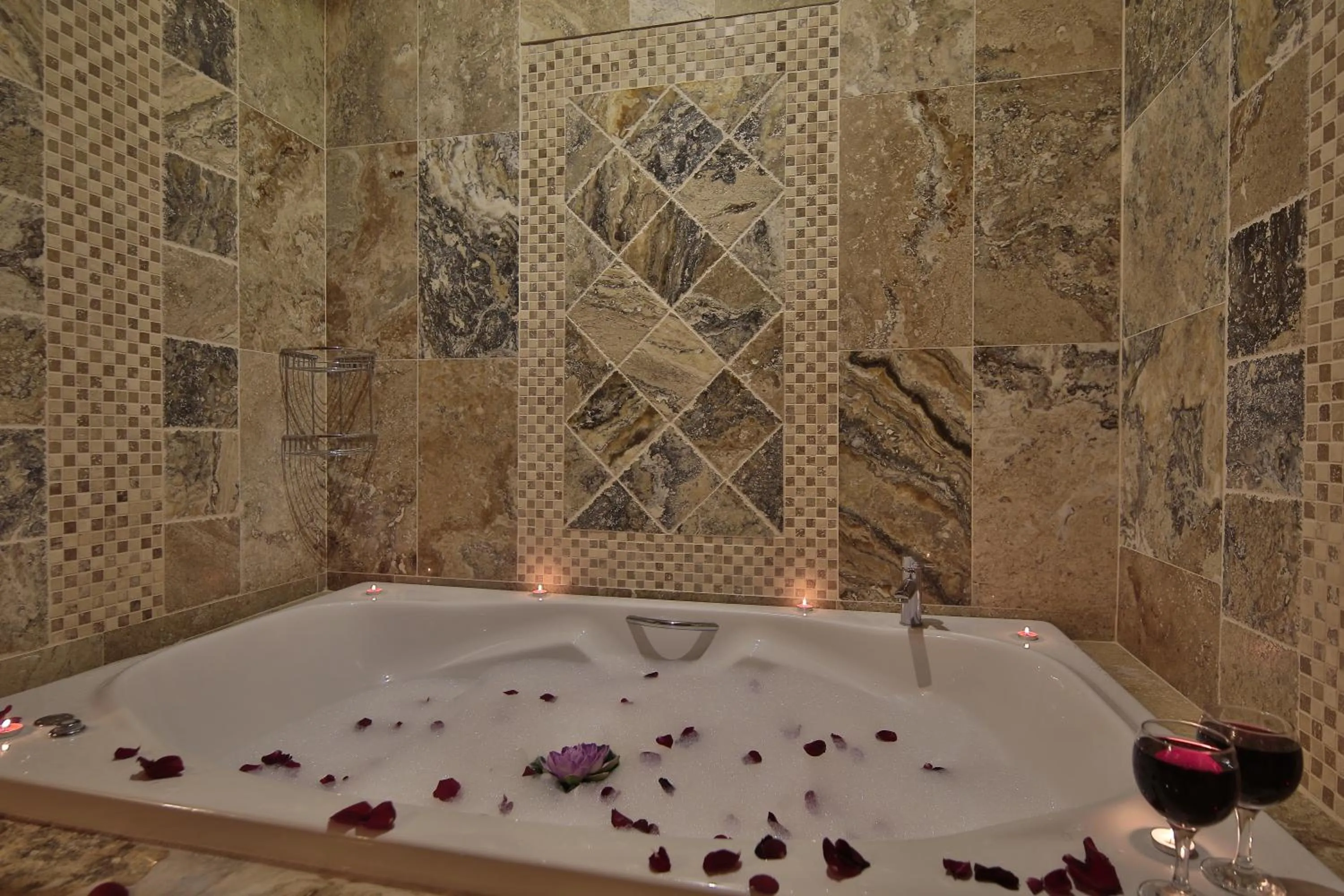 Bathroom in Heaven Cave House - Razziya Evi