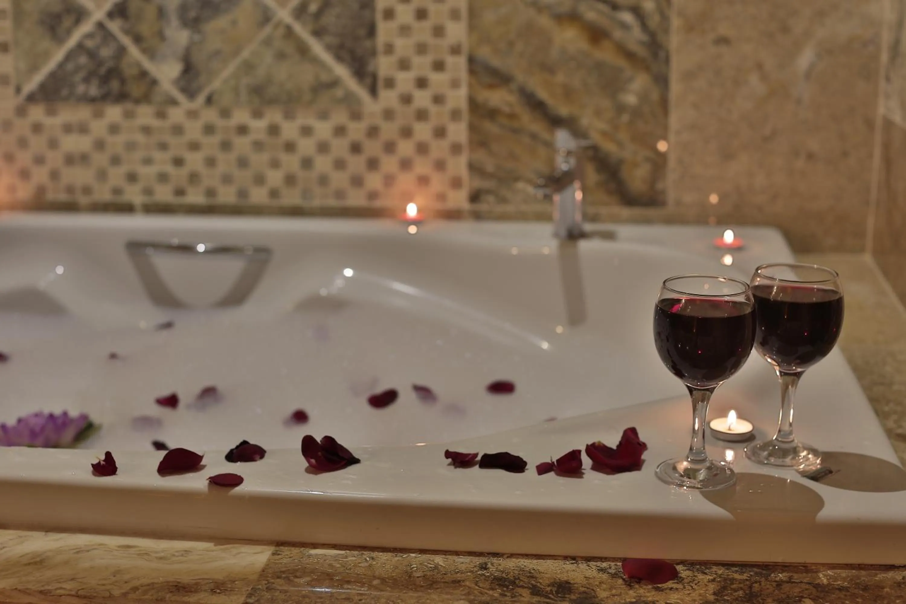 Bathroom in Heaven Cave House - Razziya Evi