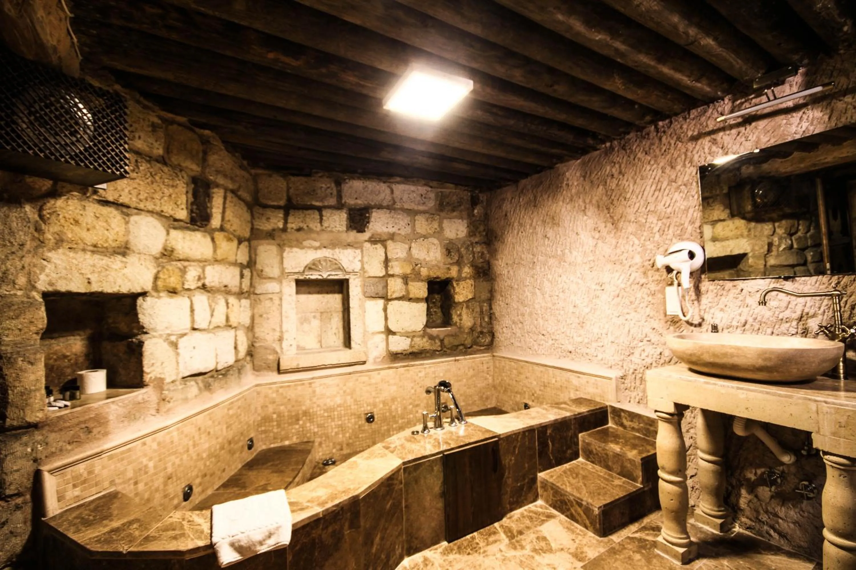 Heaven Cave House - Razziya Evi