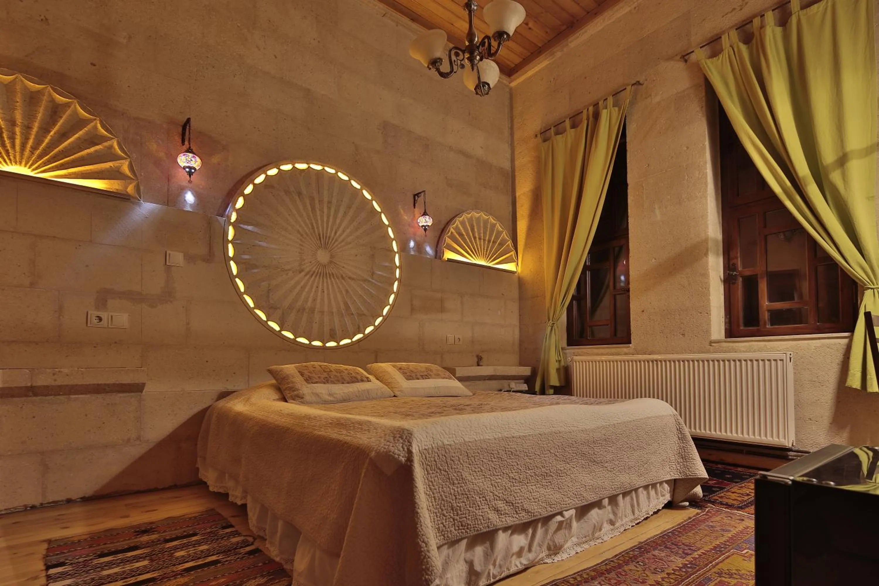 Photo of the whole room, Bed in Heaven Cave House - Razziya Evi