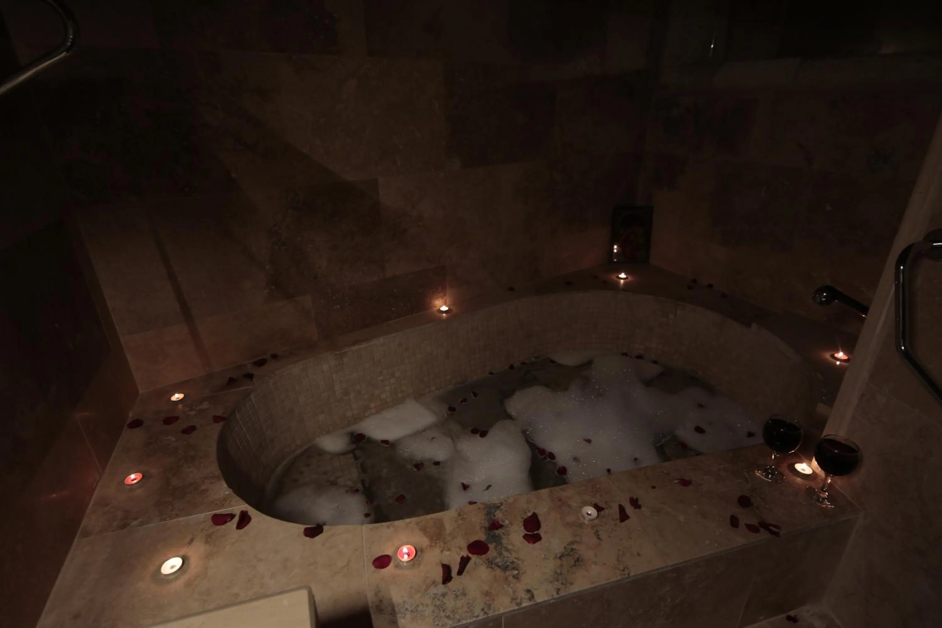 Bathroom in Heaven Cave House - Razziya Evi