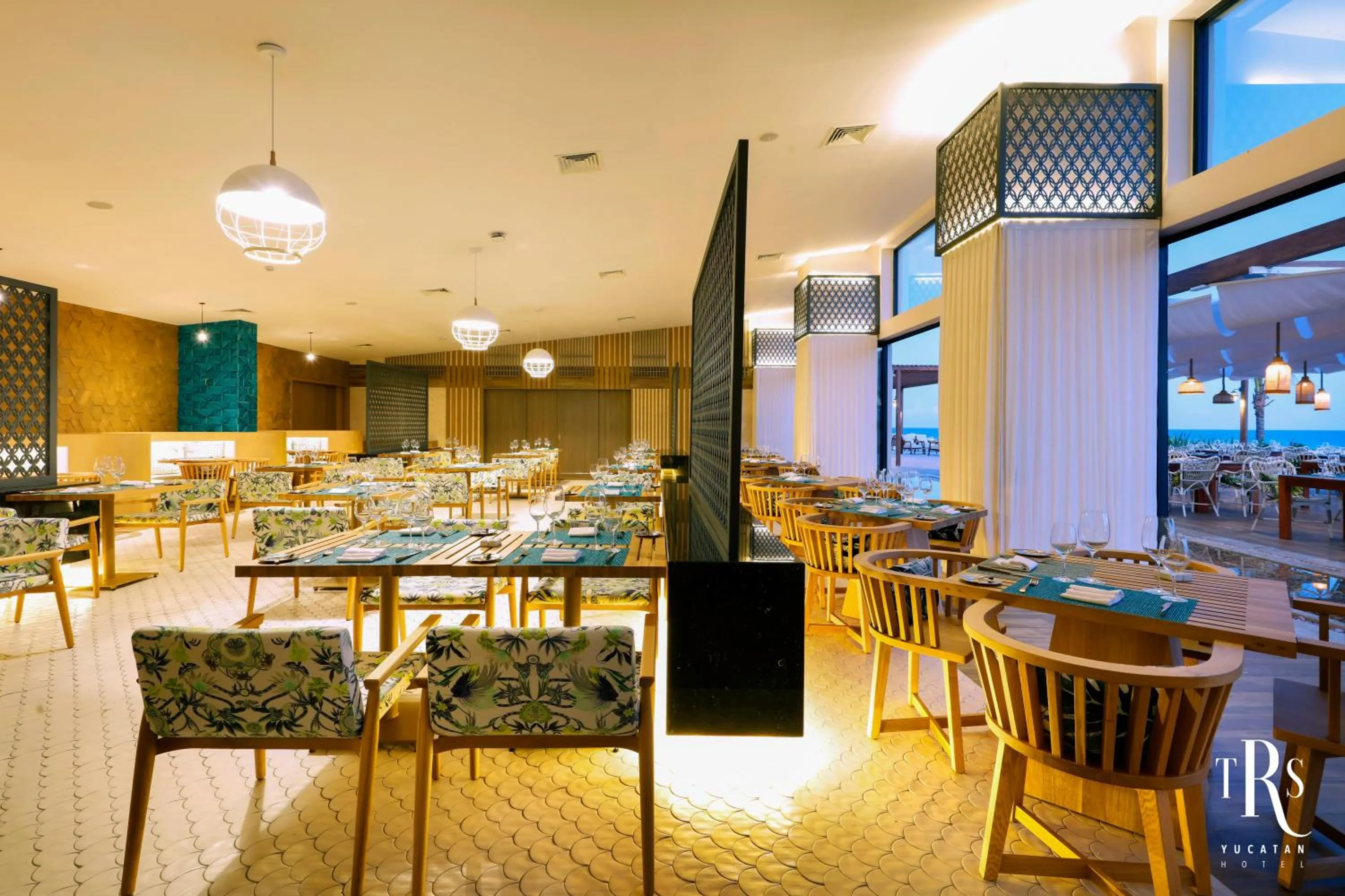 Restaurant/places to eat in TRS Yucatan Hotel - Adults Only