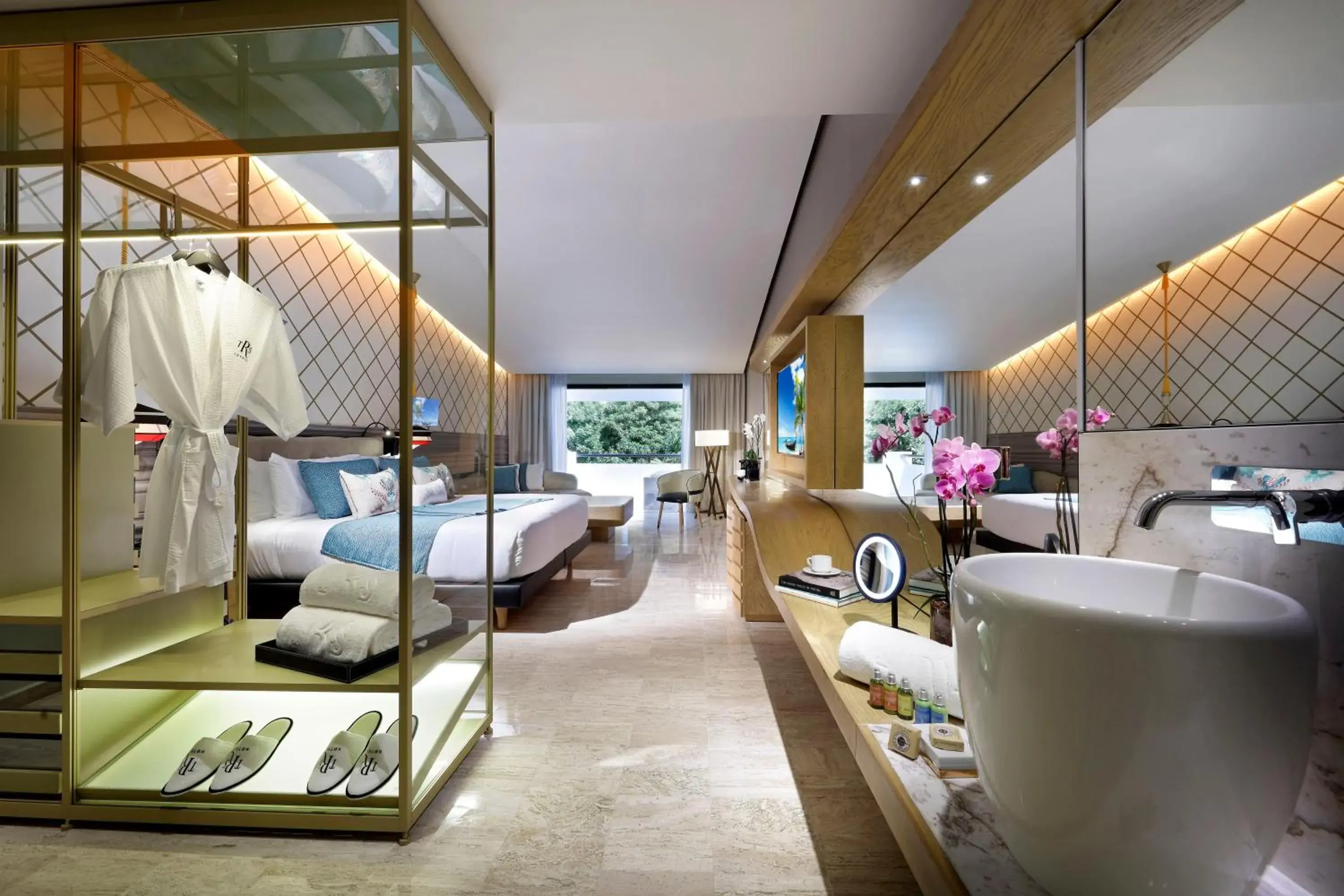 Junior Suite Jacuzzi Terrace Poolside - single occupancy in TRS Yucatan Hotel - Adults Only Junior Suite Jacuzzi Terrace Poolside - single occupancy in TRS Yucatan Hotel - Adults Only