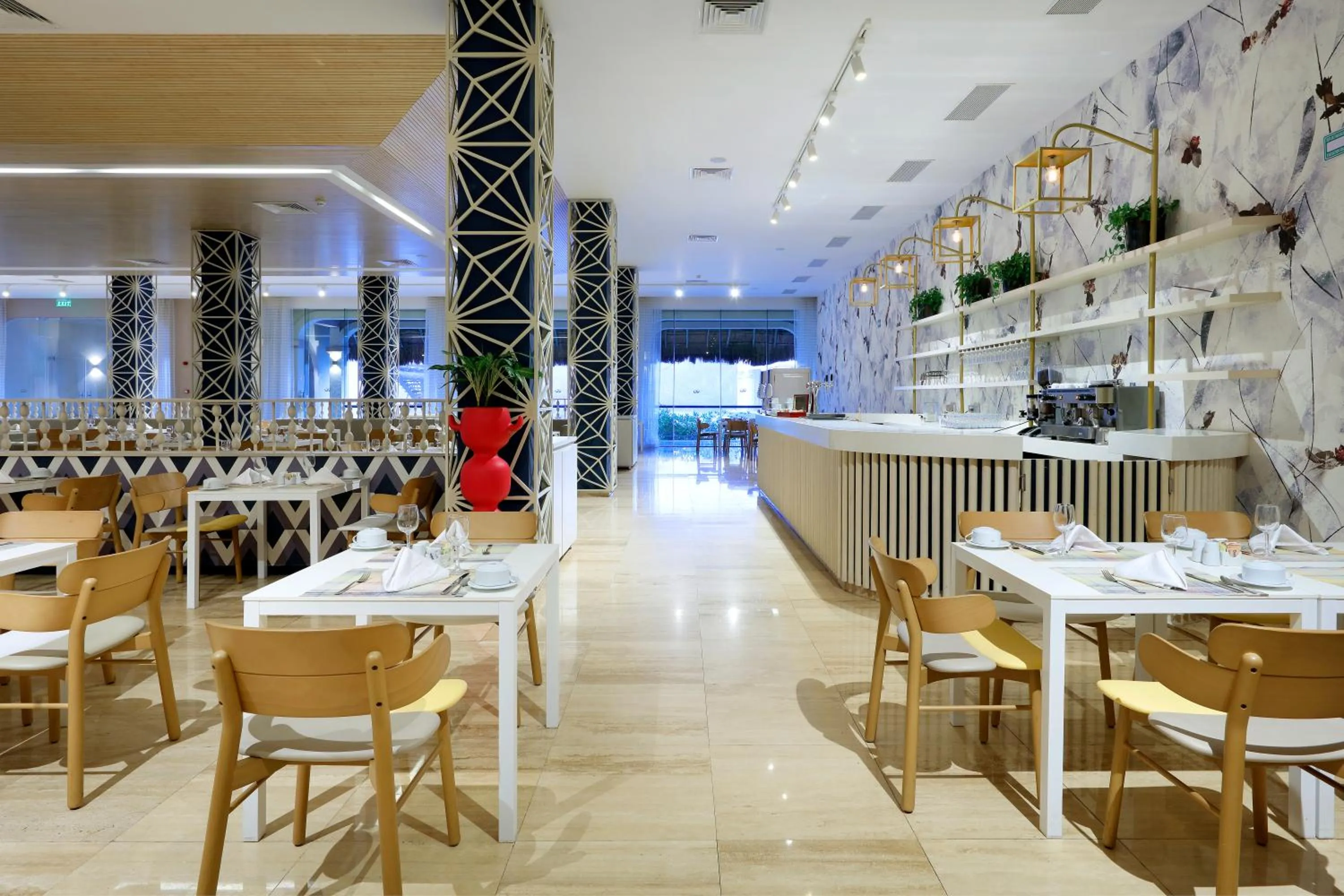 Restaurant/places to eat in TRS Yucatan Hotel - Adults Only