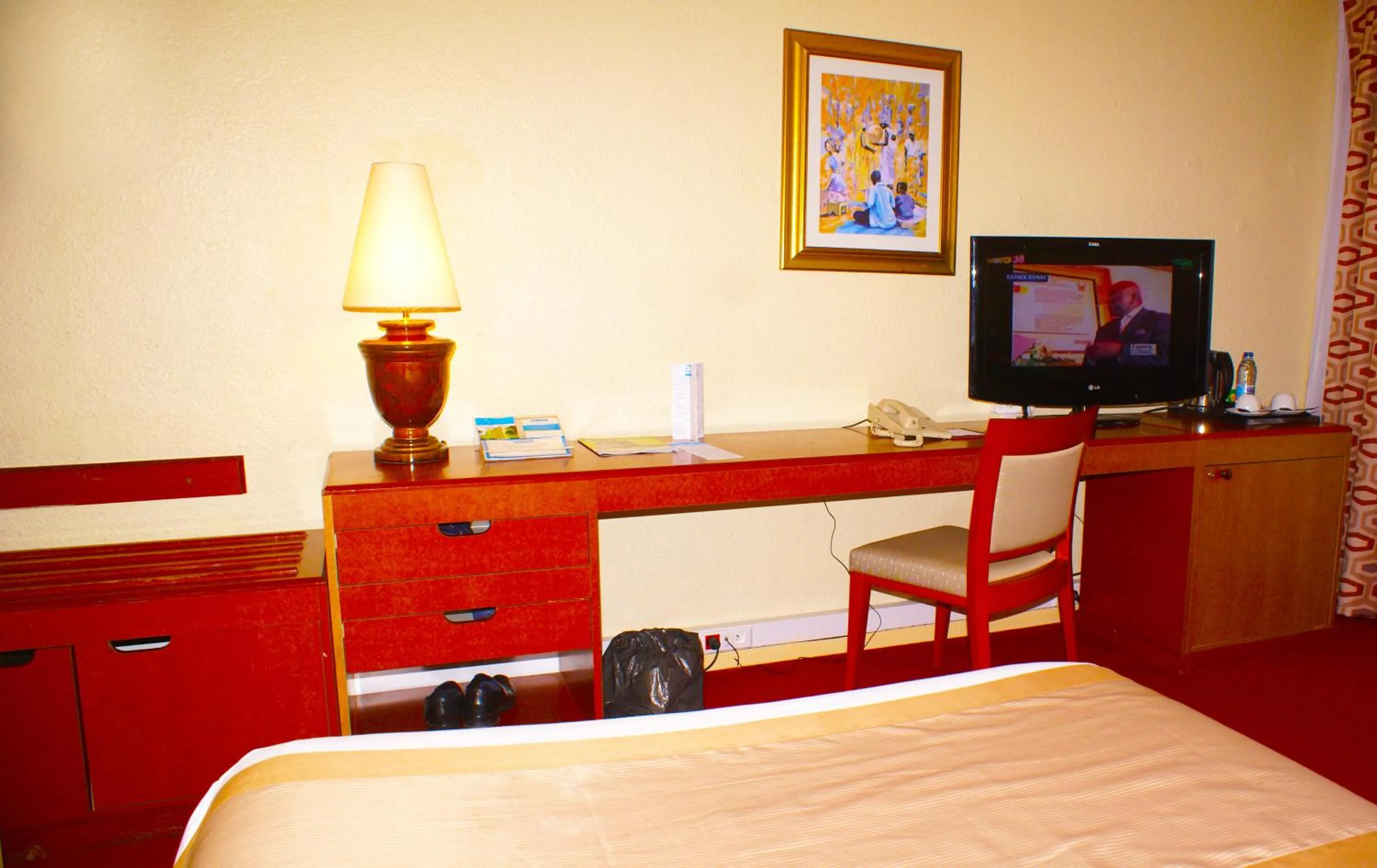 Seating area, Bed in Hôtel Sawa