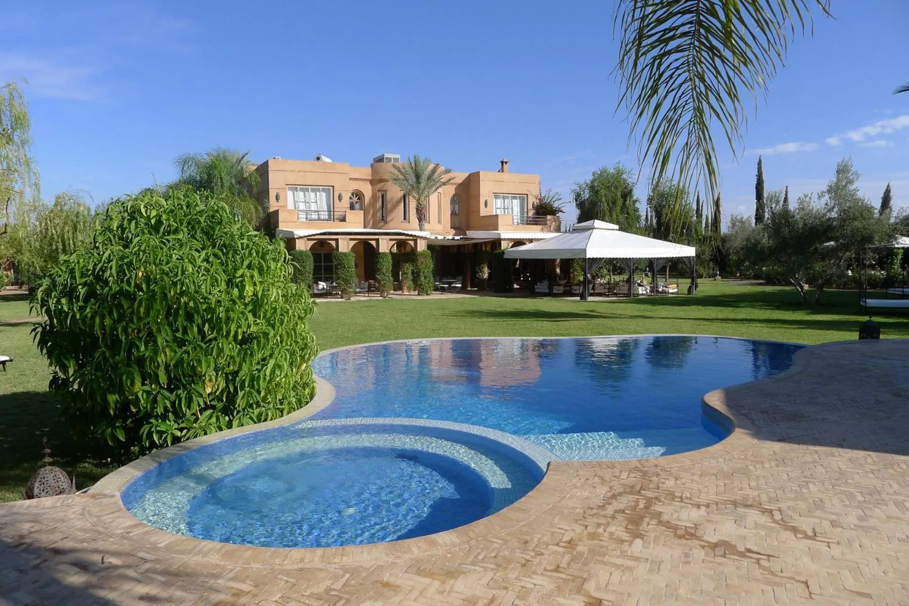 Pool view in Villa Dinari